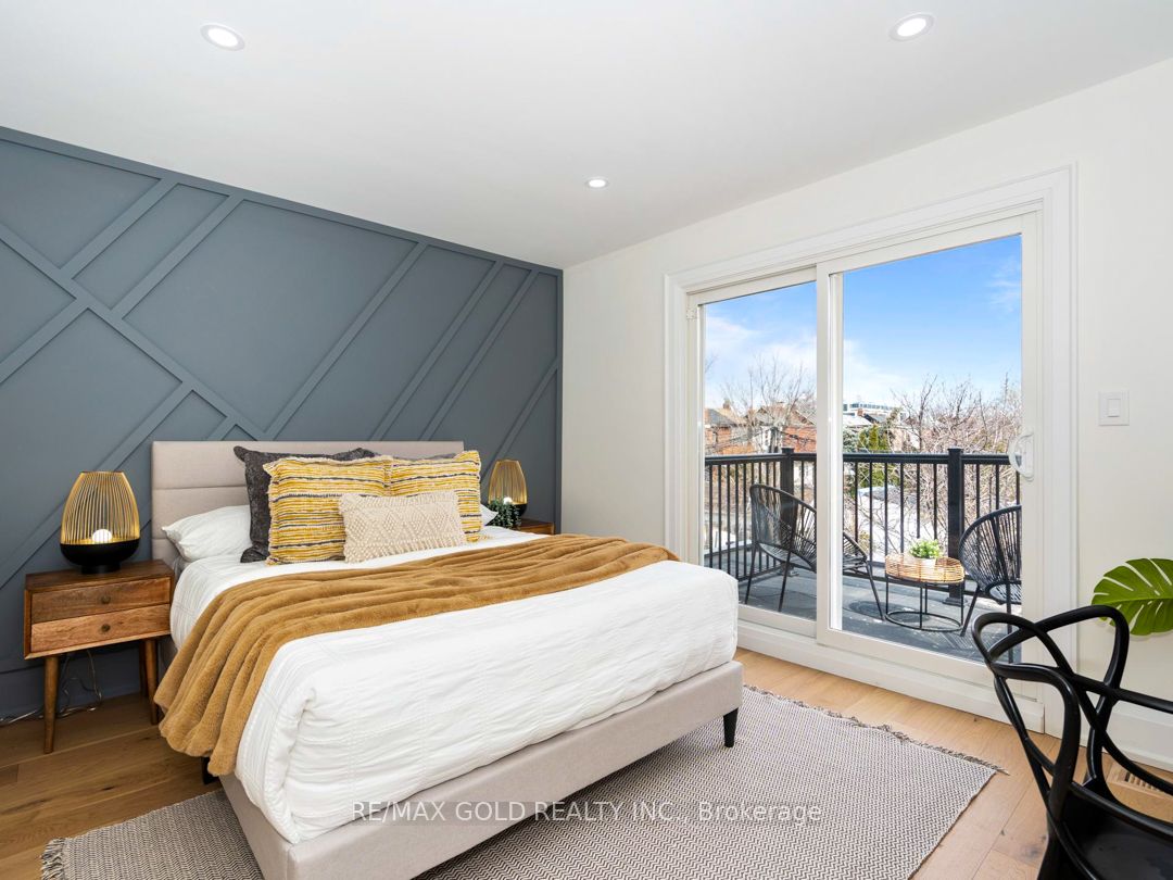 1007 Ossington Ave