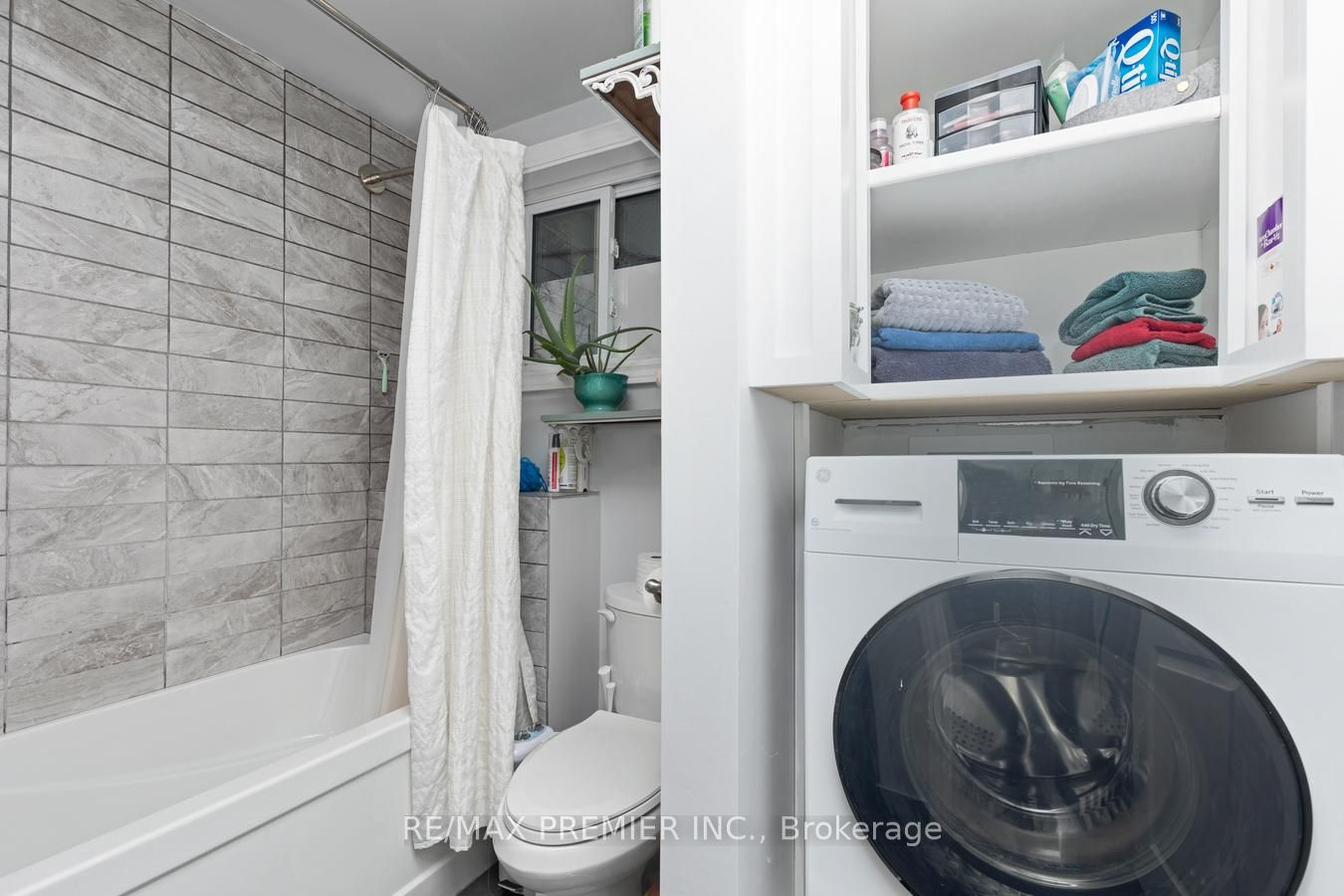 2565 Padstow Cres