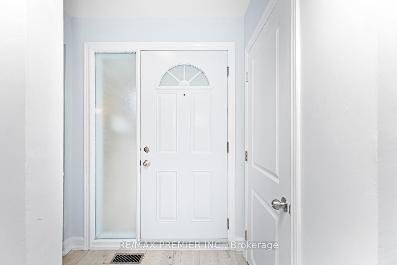 2565 Padstow Cres