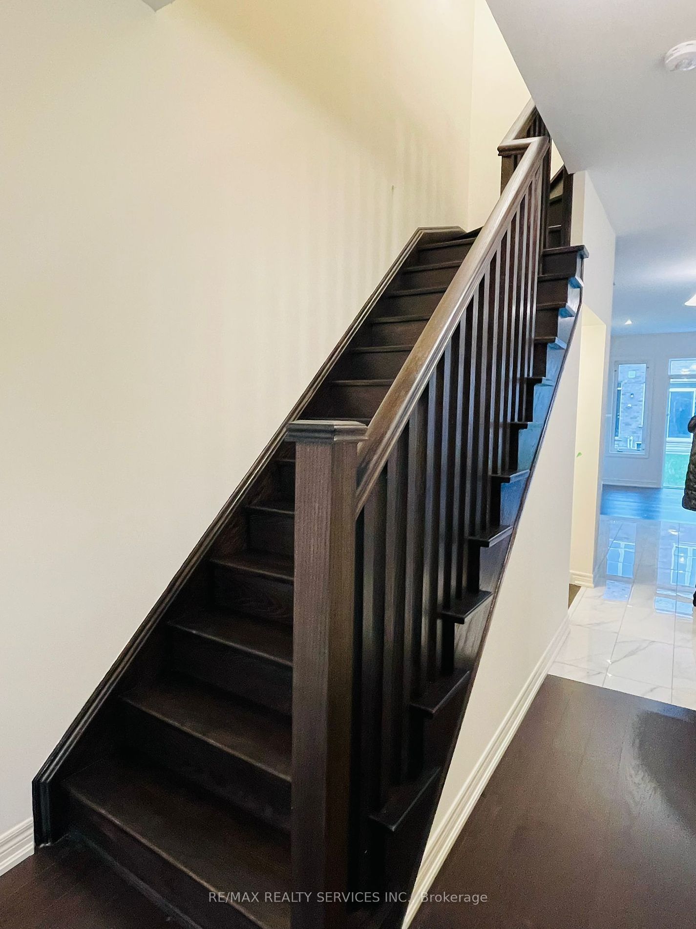 14 Gosset Rd E