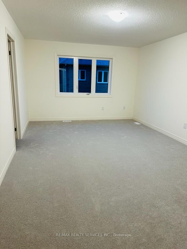14 Gosset Rd E