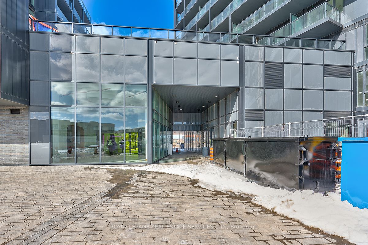 3200 Dakota Common, #B215