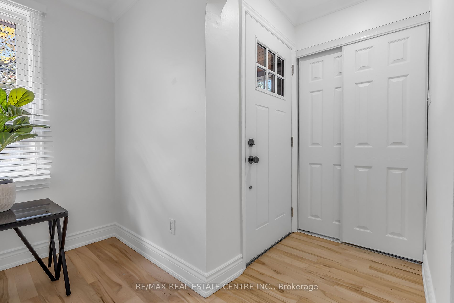 287 Gamma St, #Upper