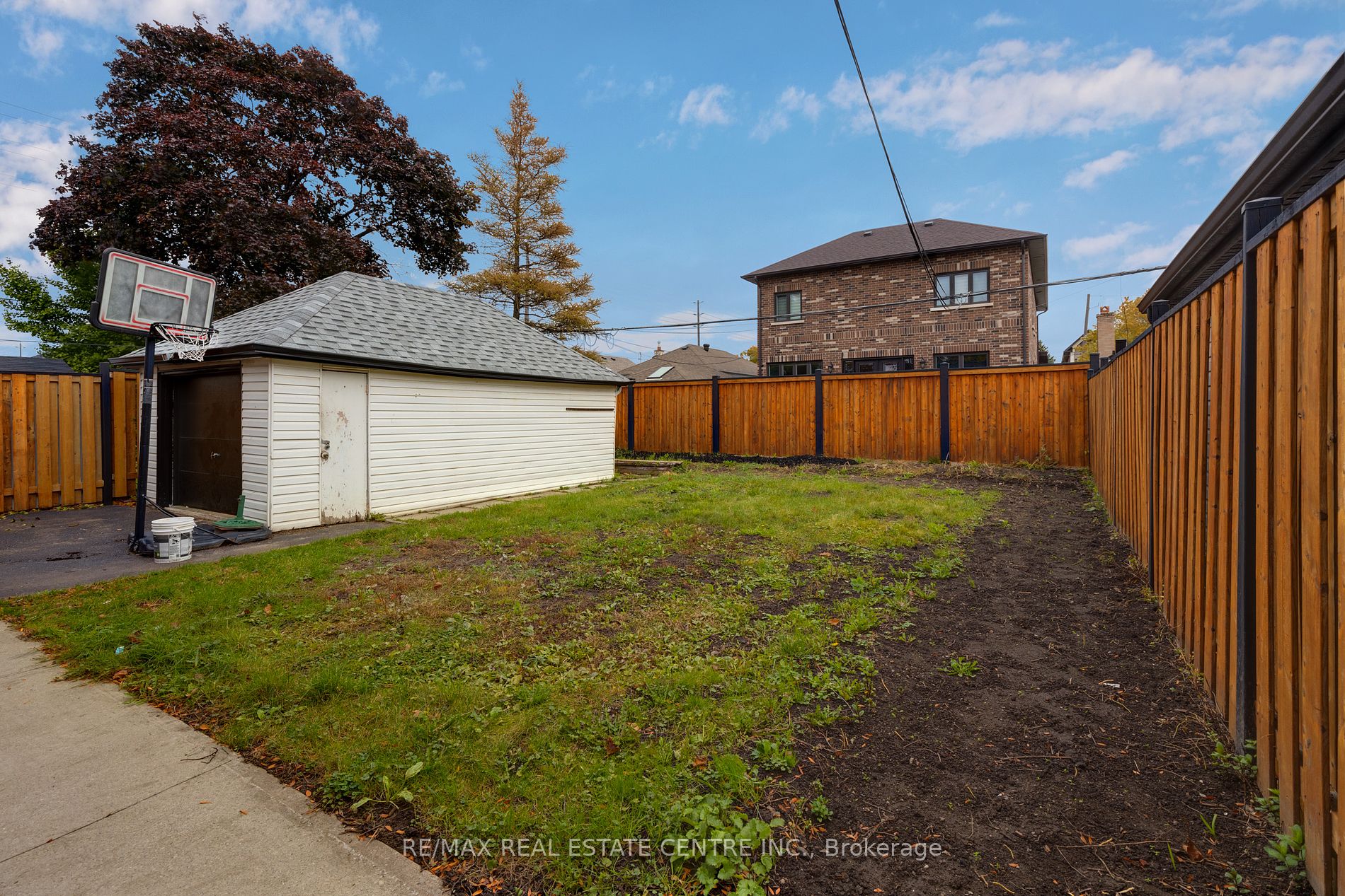 287 Gamma St, #Upper
