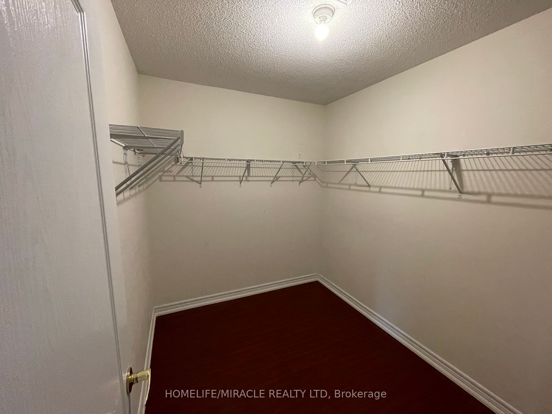 22 Amaryllis Dr