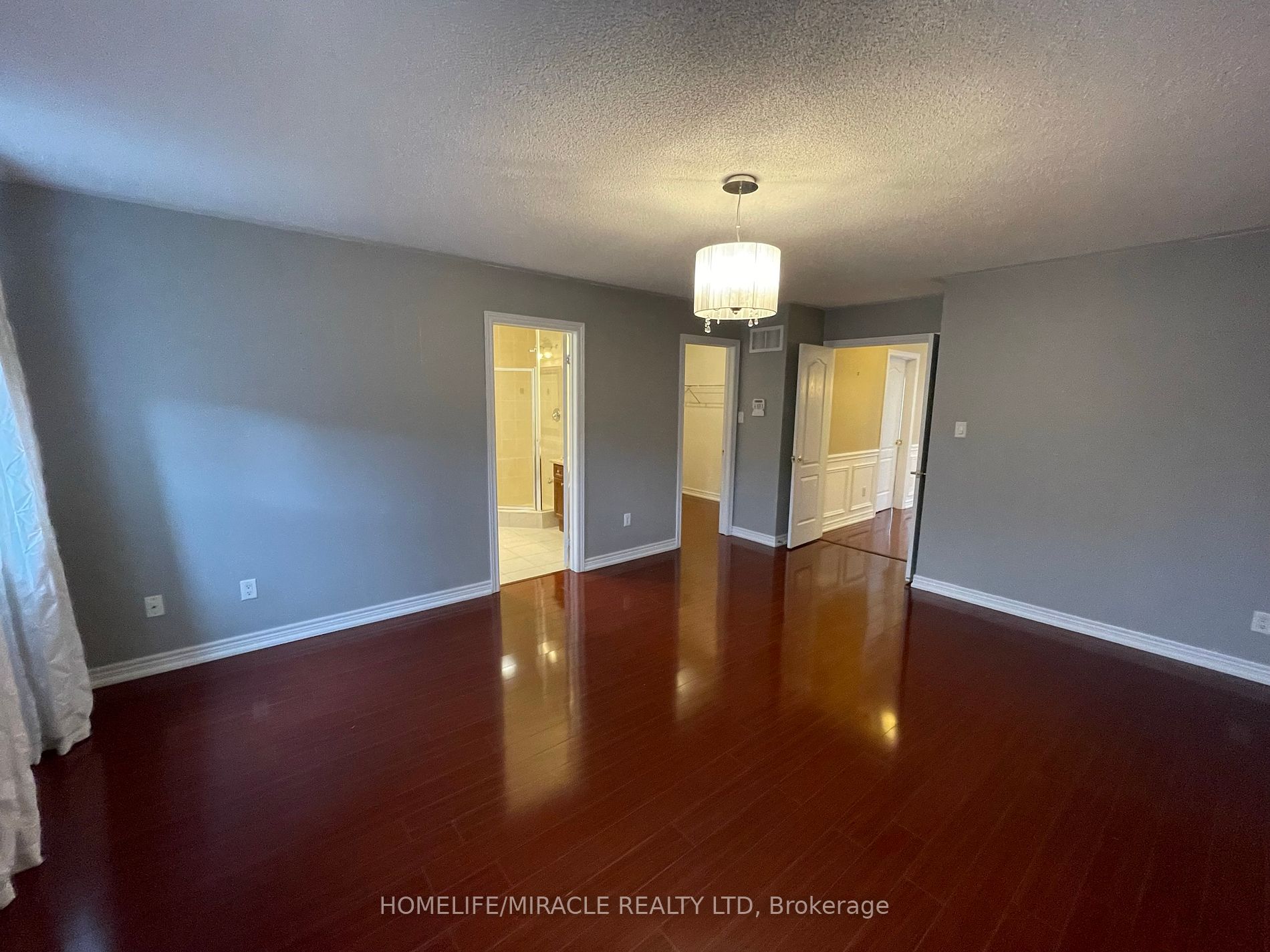 22 Amaryllis Dr