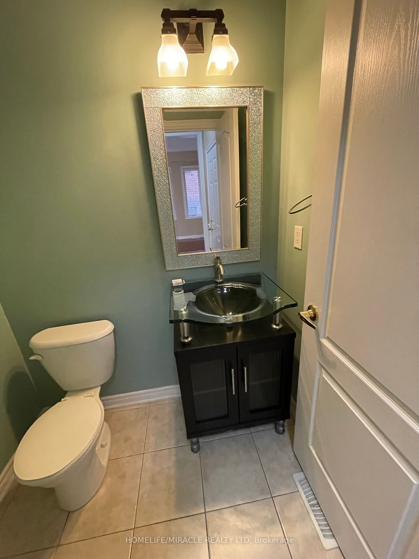 22 Amaryllis Dr