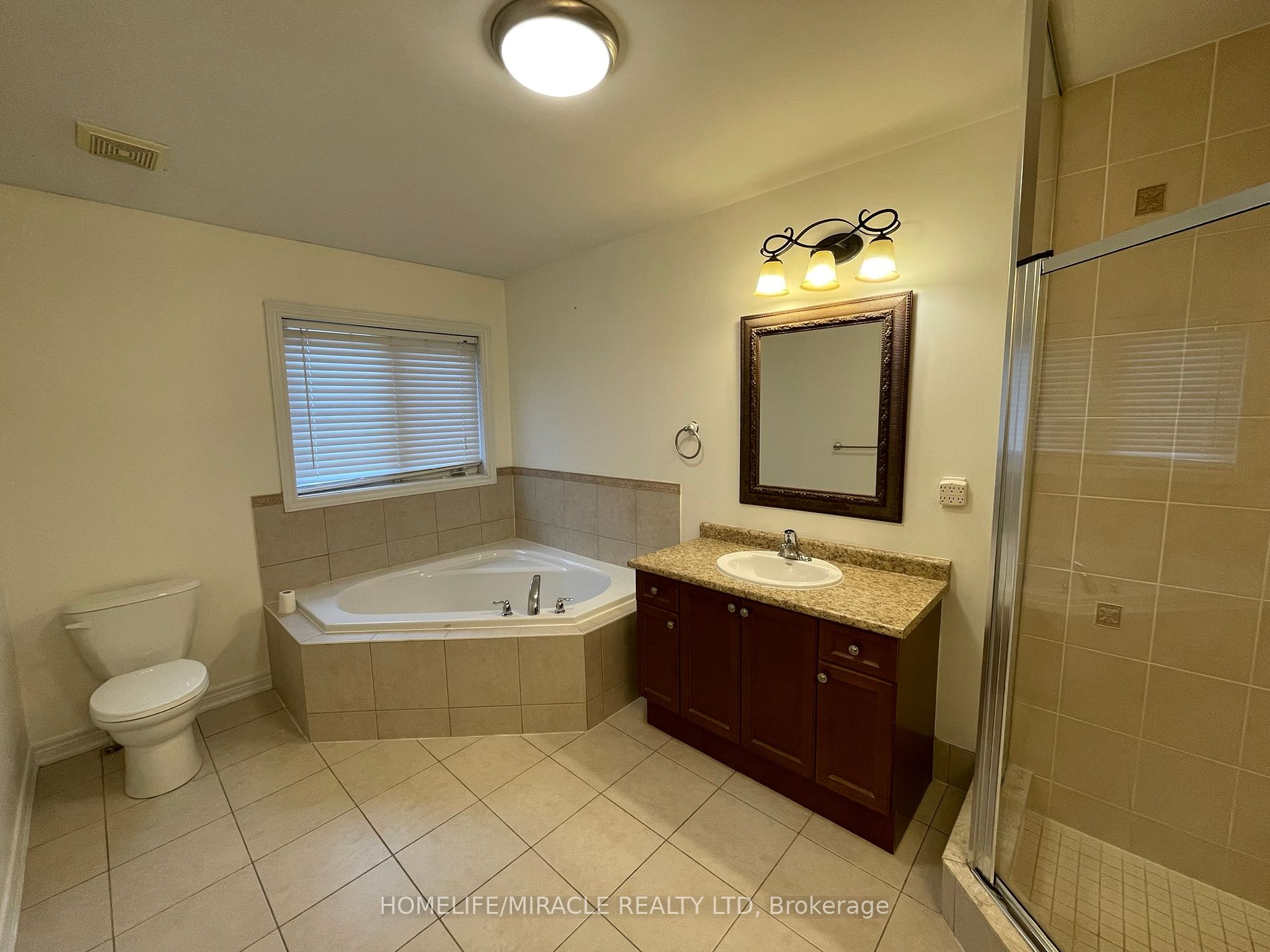 22 Amaryllis Dr