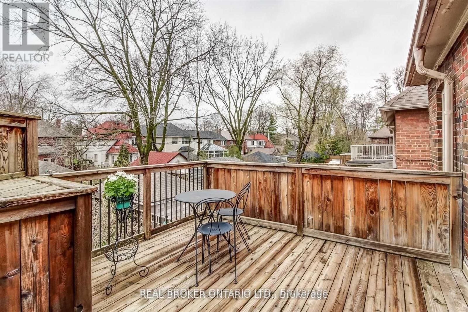 12 Grenview Blvd N
