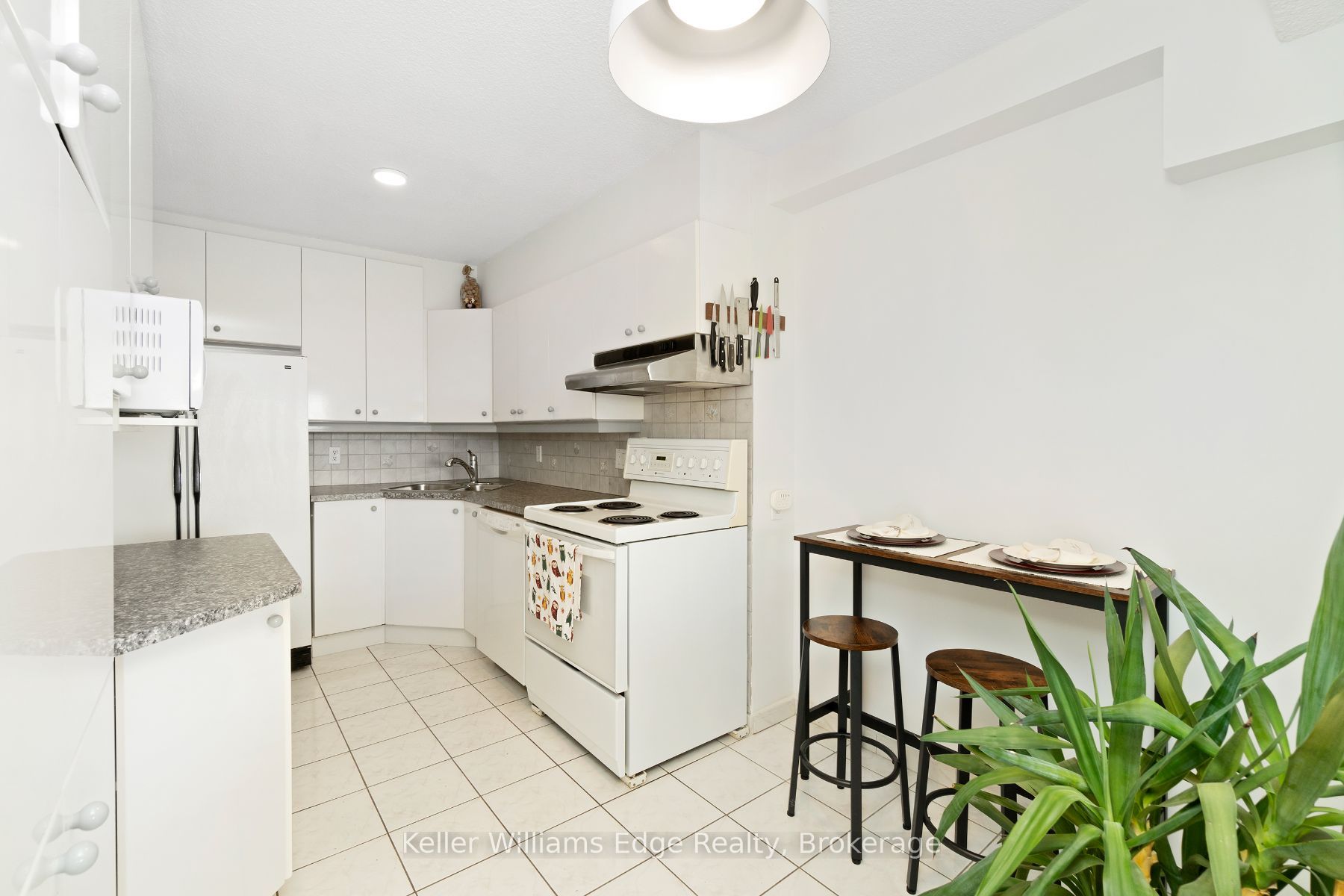 240 Scarlett Road #1612