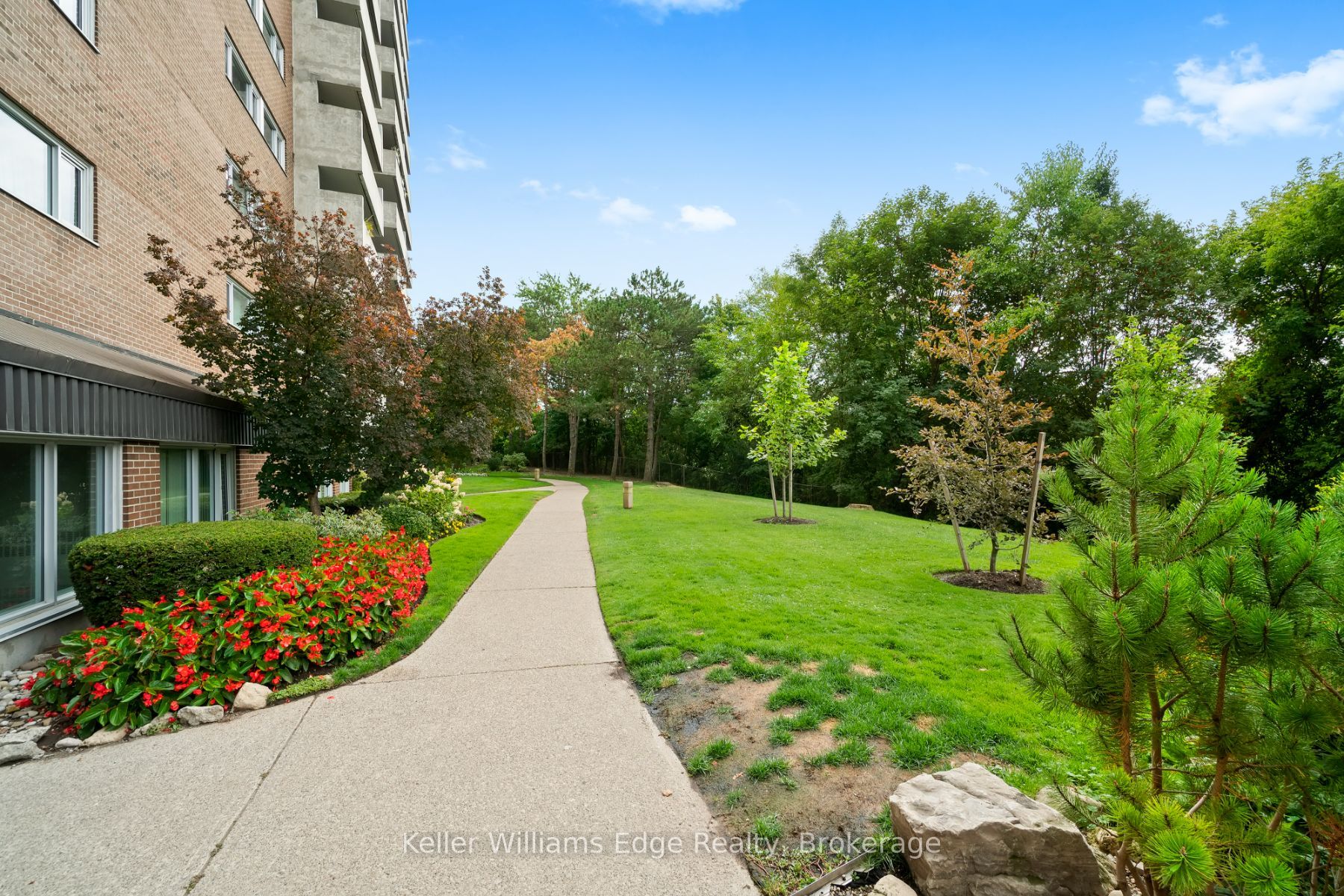 240 Scarlett Road #1612