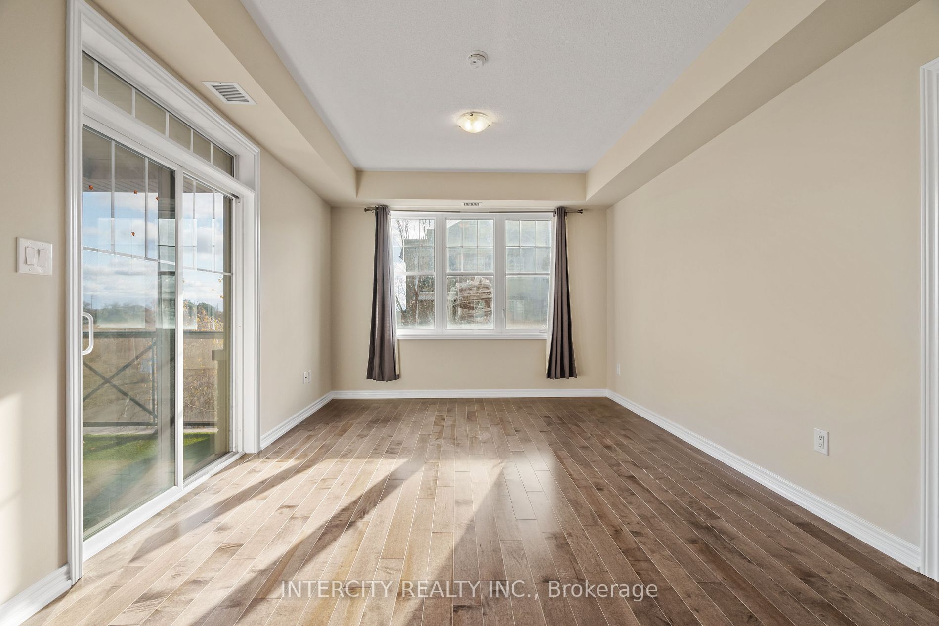 2326 Taunton Rd, #204