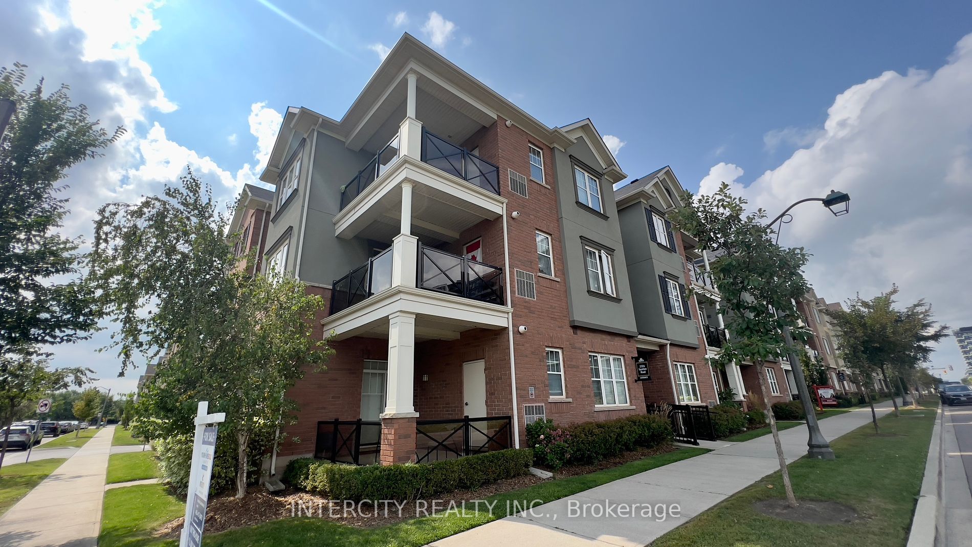 2326 Taunton Rd, #204