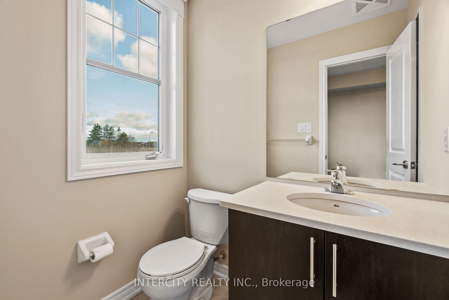 2326 Taunton Rd, #204