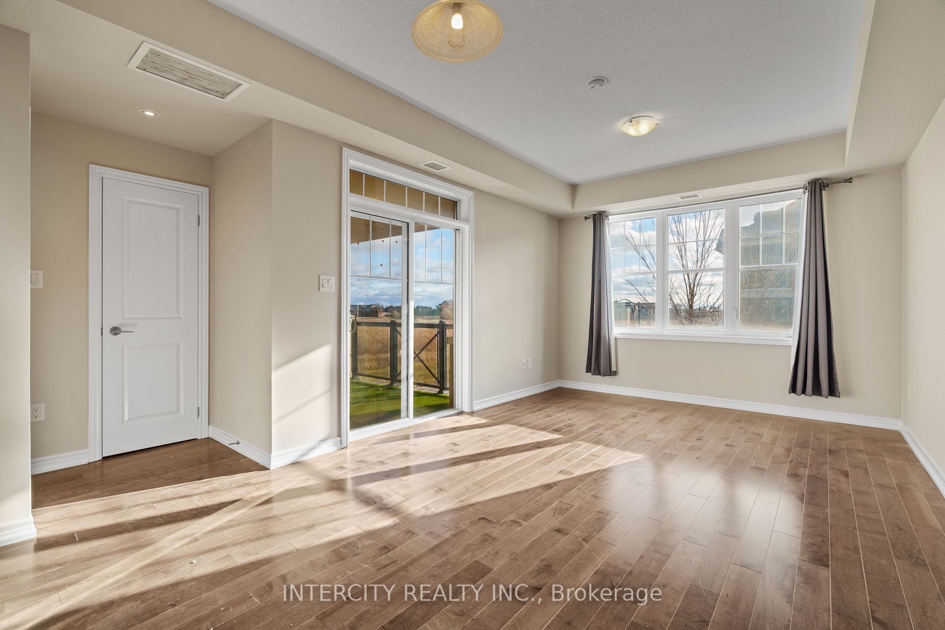 2326 Taunton Rd, #204