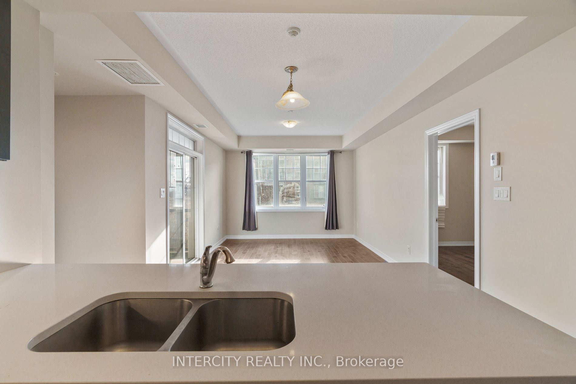 2326 Taunton Rd, #204