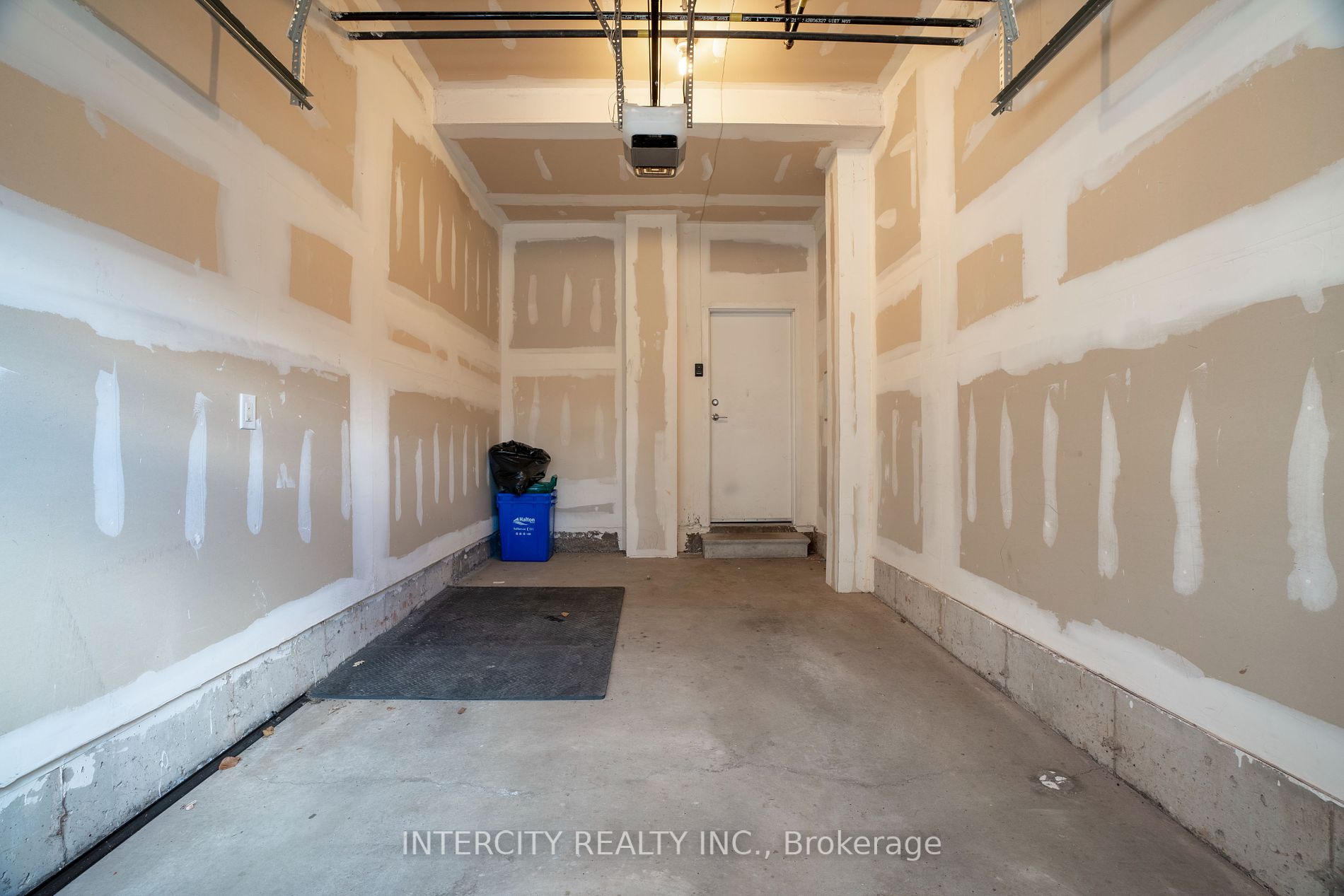 2326 Taunton Rd, #204