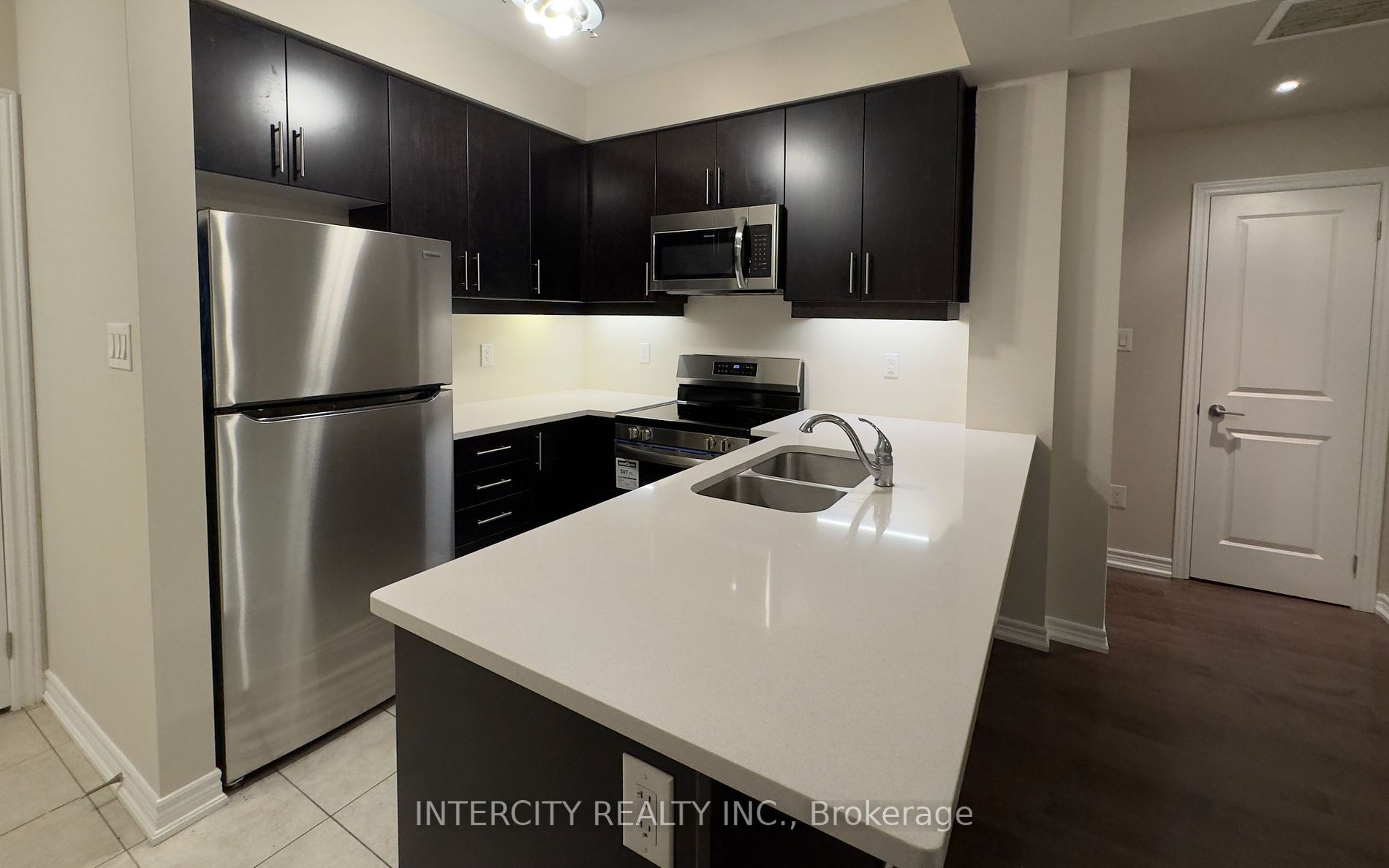 2326 Taunton Rd, #204