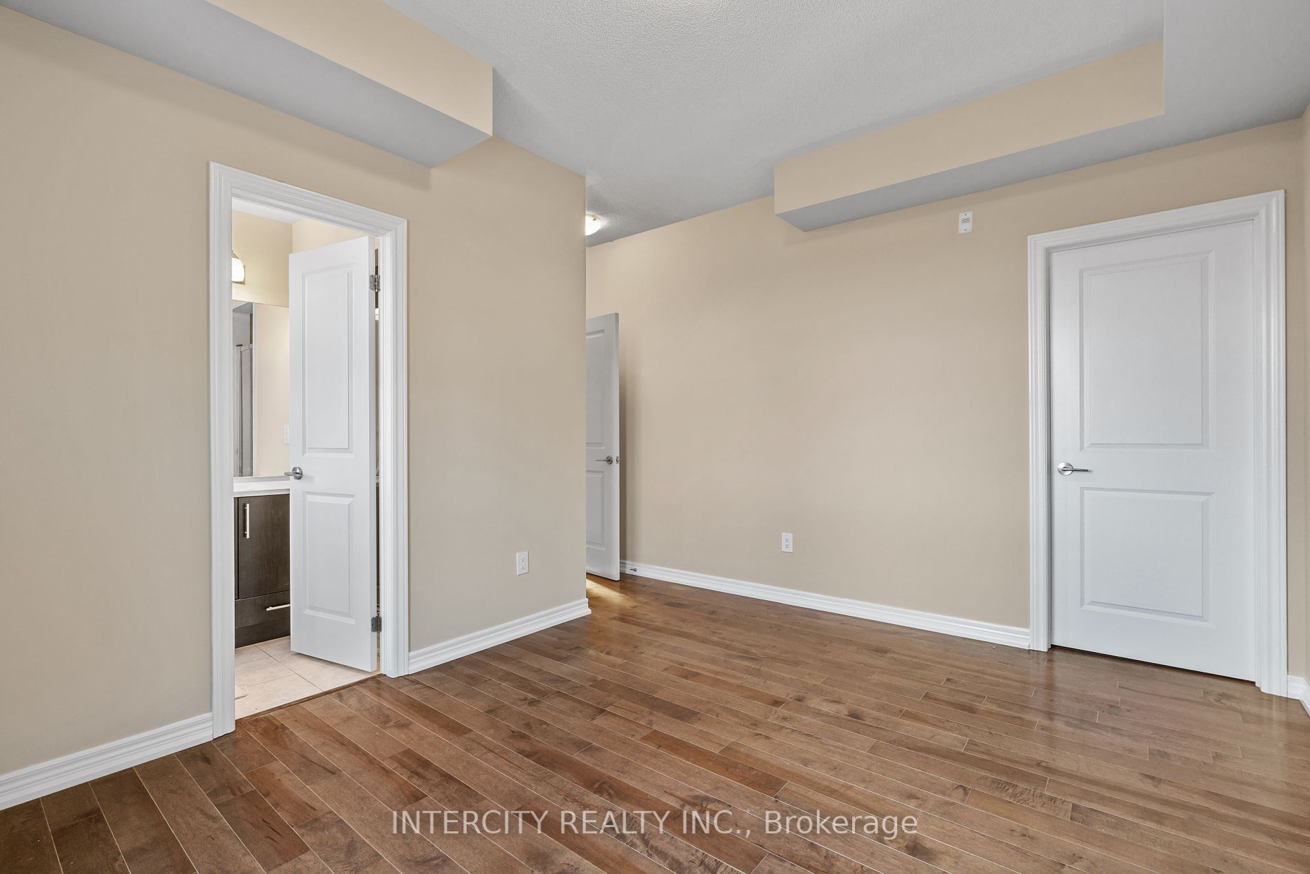 2326 Taunton Rd, #204