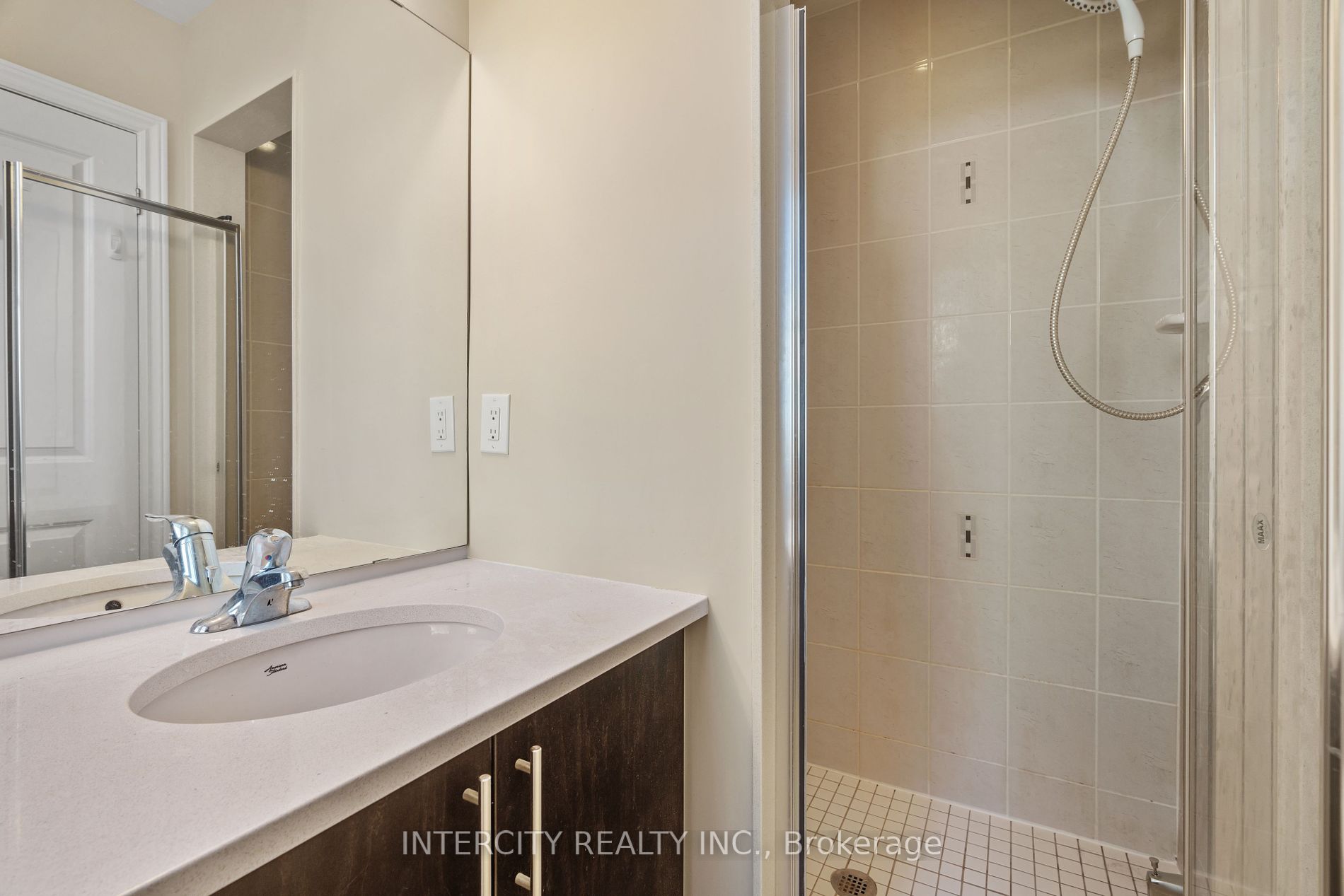 2326 Taunton Rd, #204