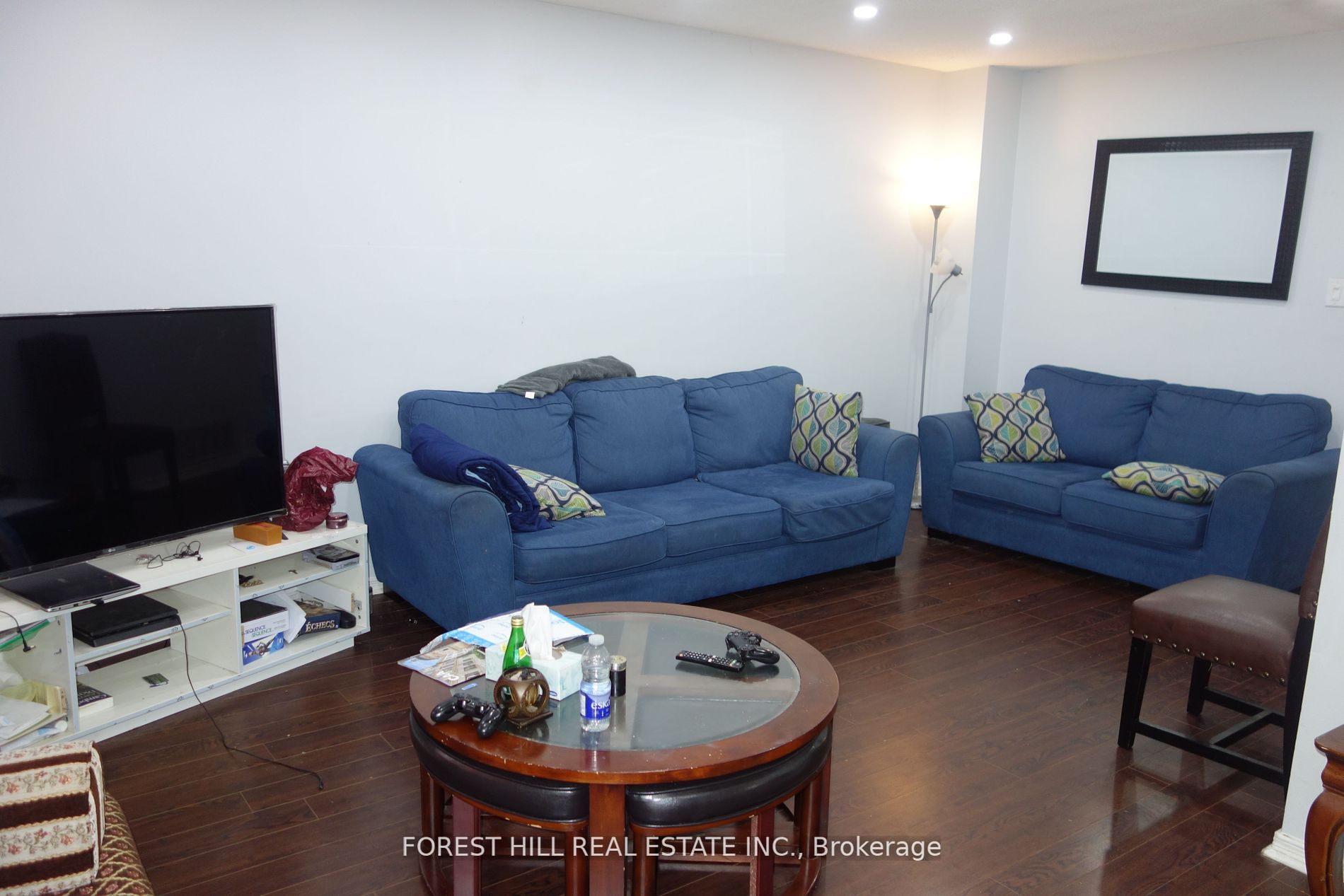 6419 Chaumont Cres