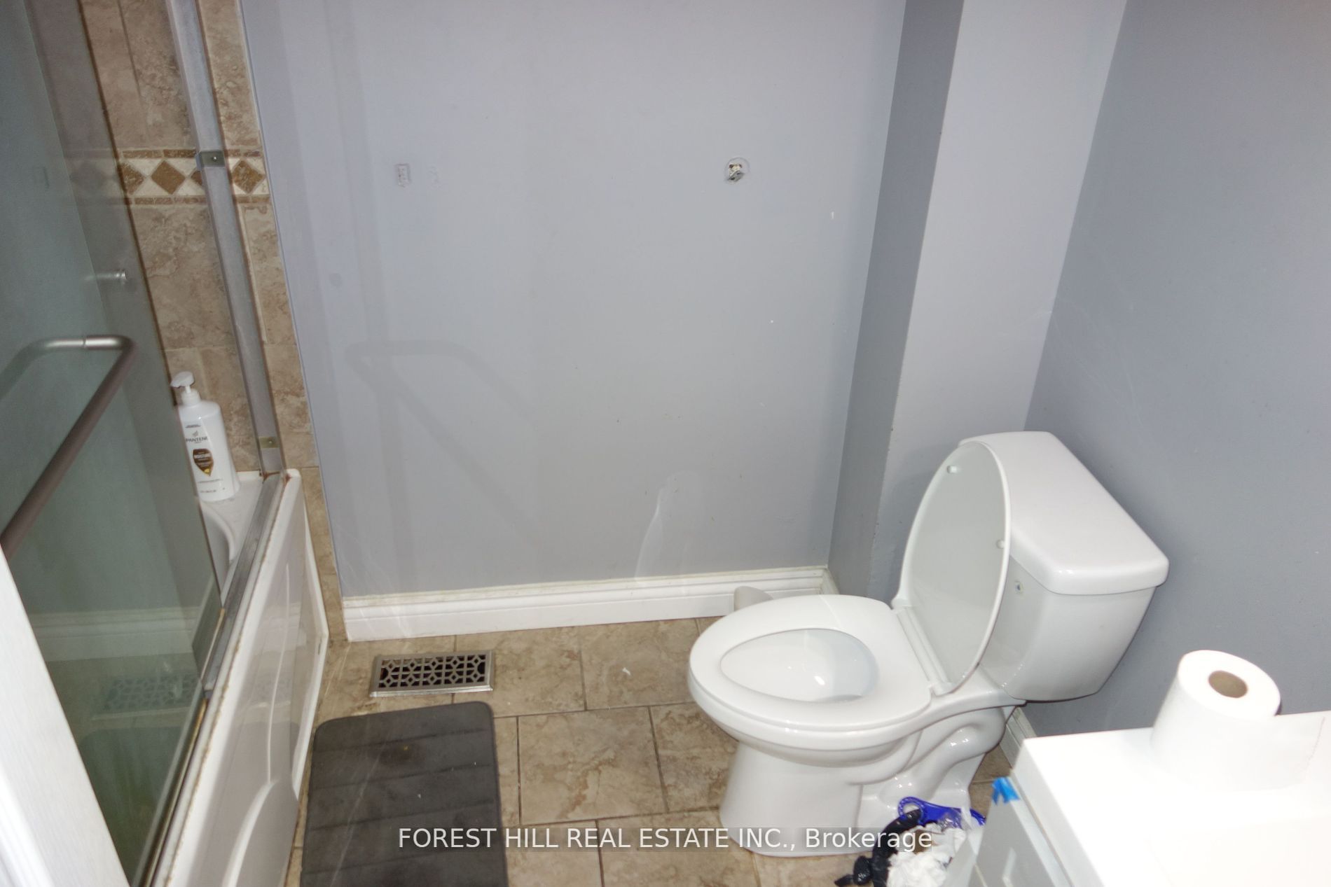 6419 Chaumont Cres