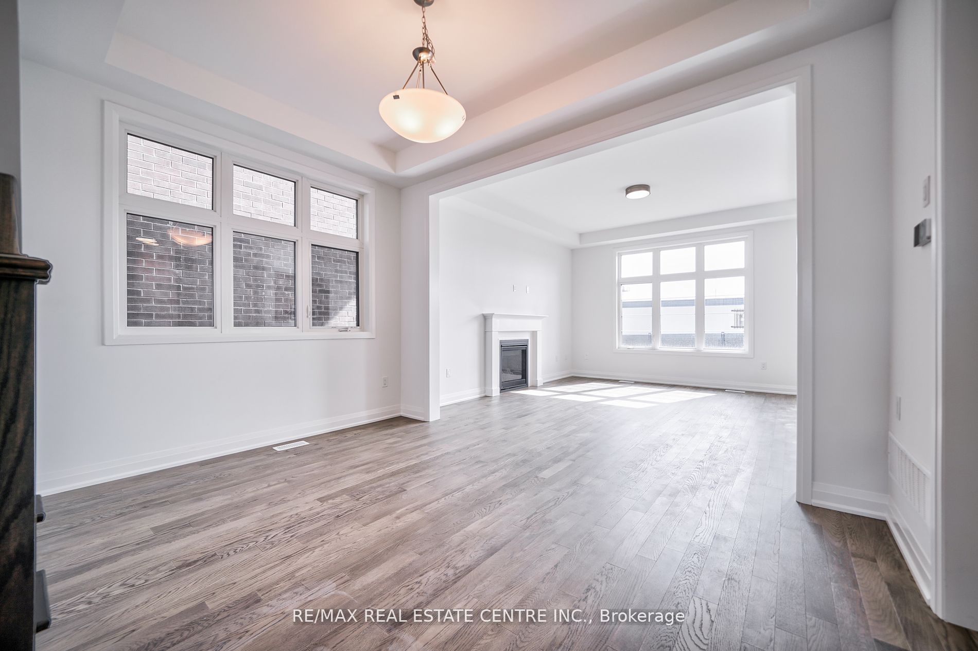 1292 Aymond Cres