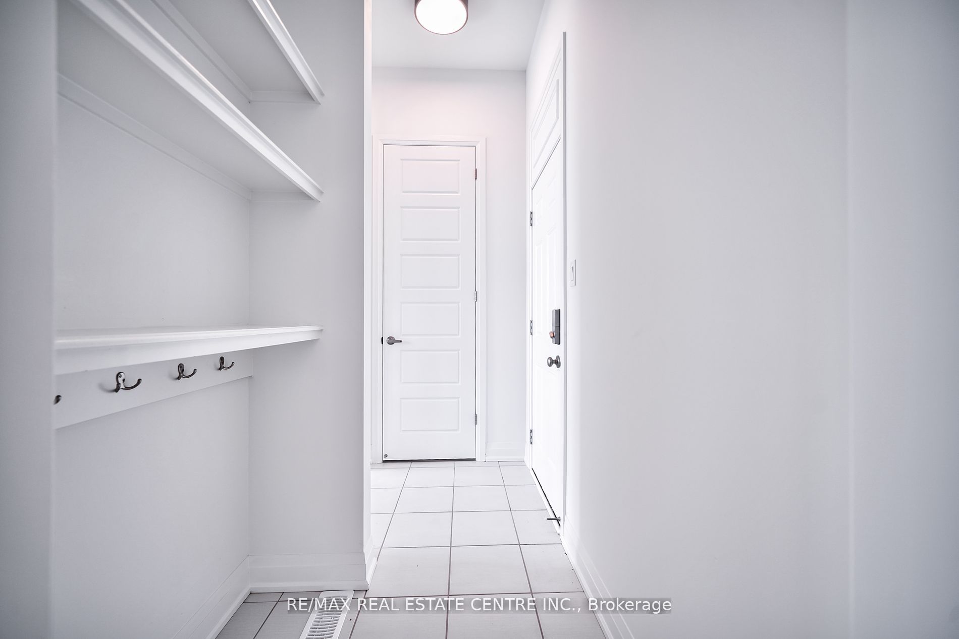 1292 Aymond Cres
