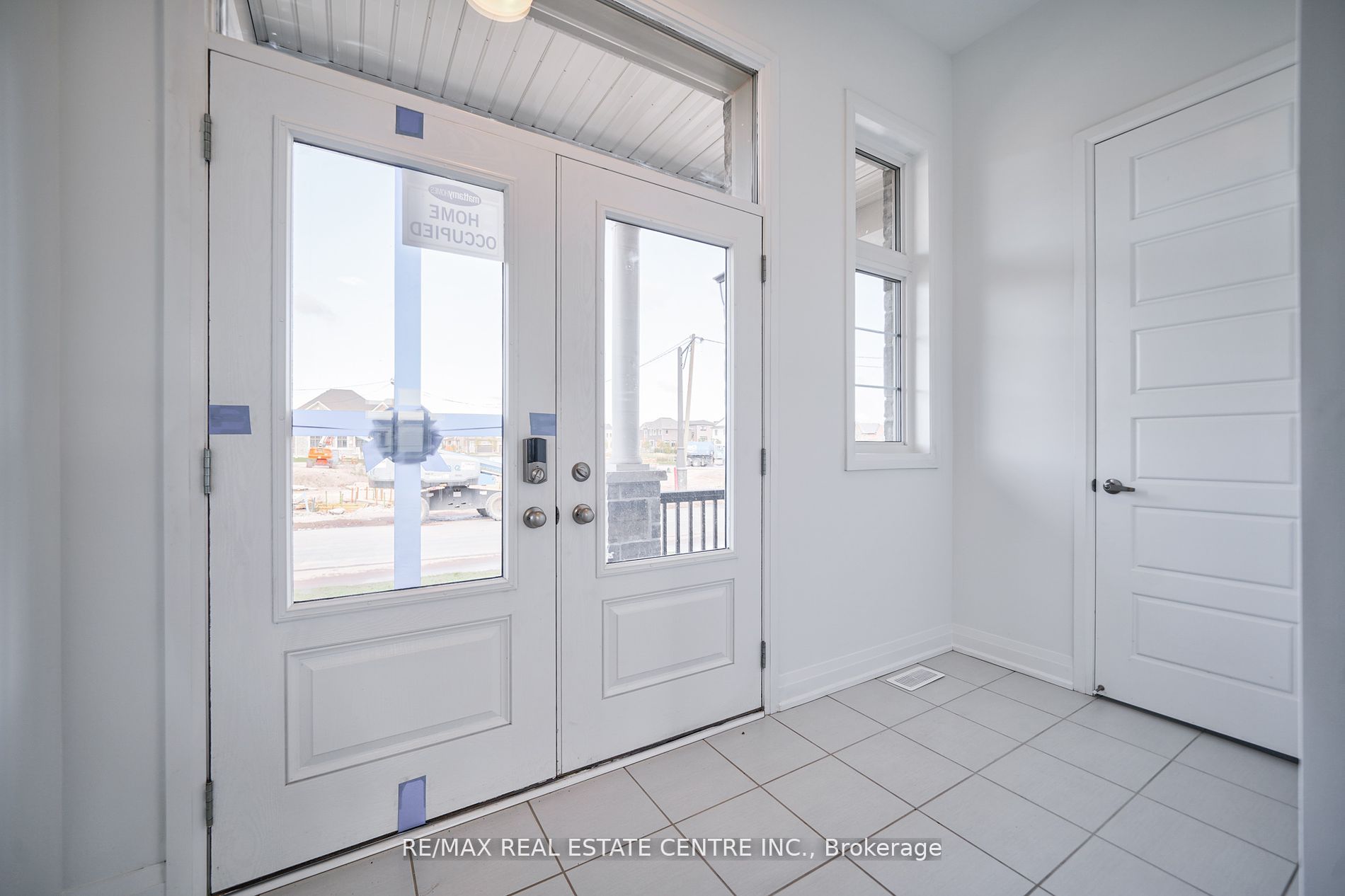 1292 Aymond Cres