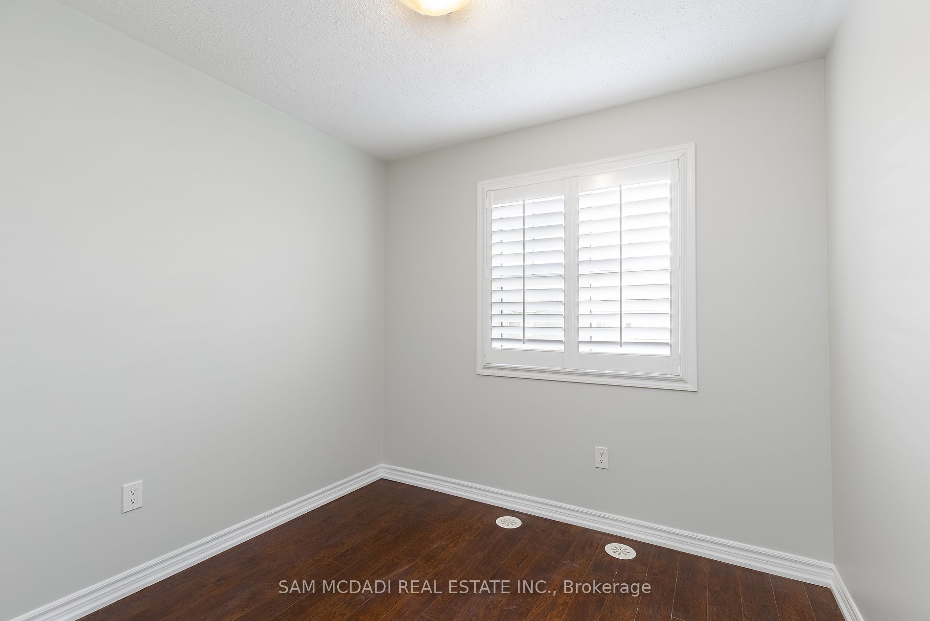 930 Nadalin Hts
