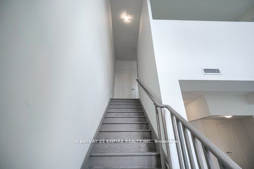 509 Dundas St W, #103