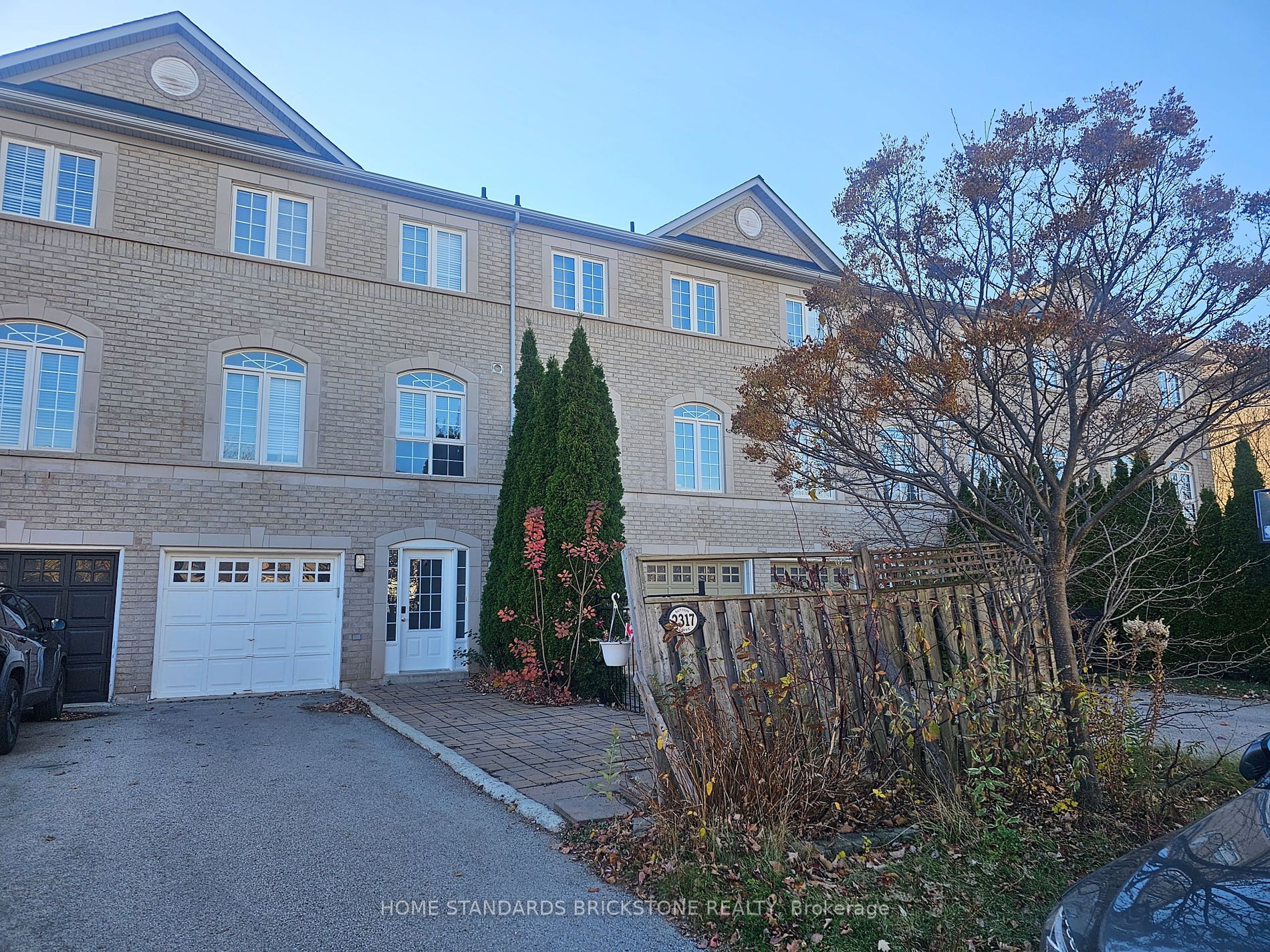 2317 Sutton Dr