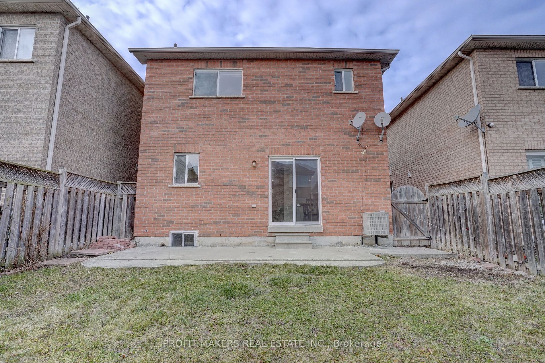 90 Tideland Dr
