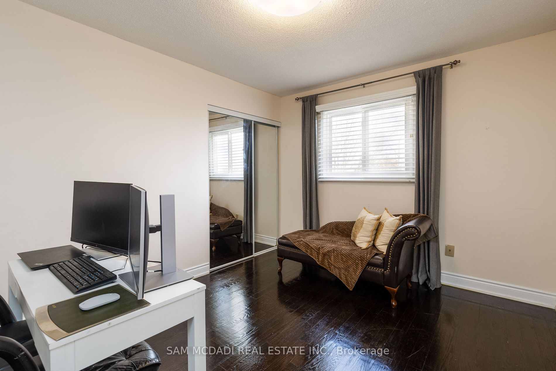 100 Castlehill Rd