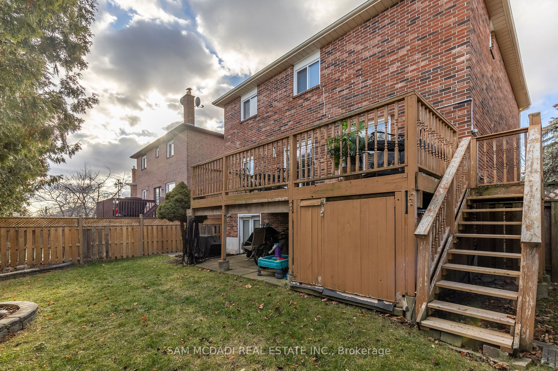 100 Castlehill Rd