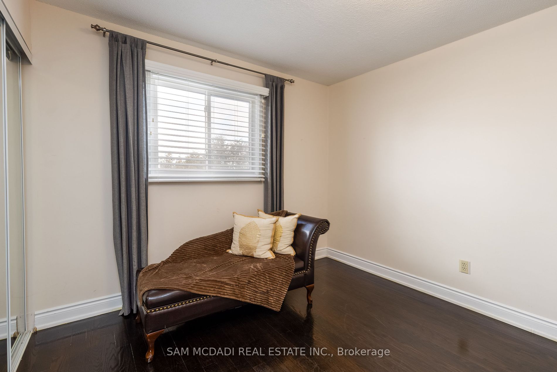 100 Castlehill Rd