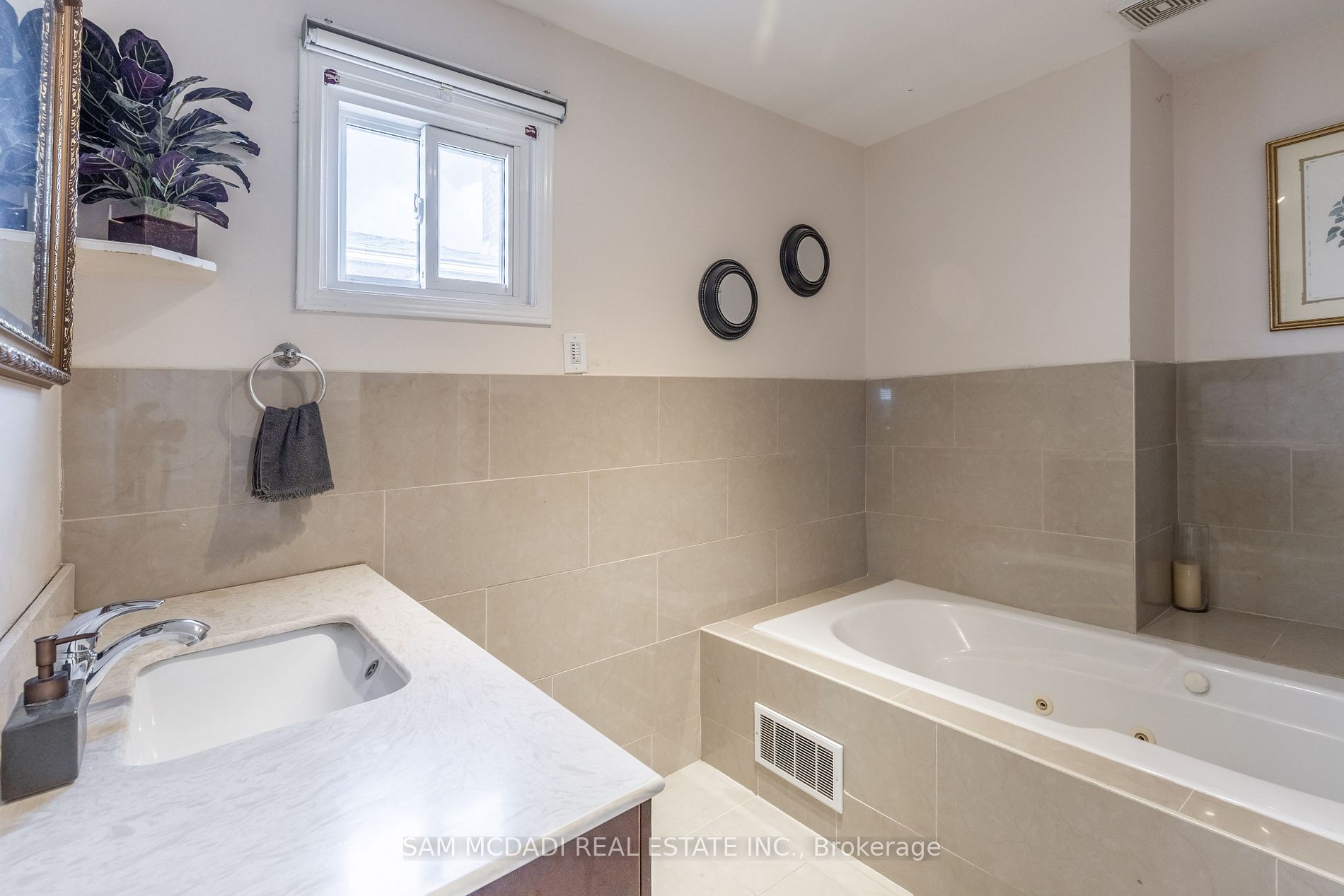 100 Castlehill Rd