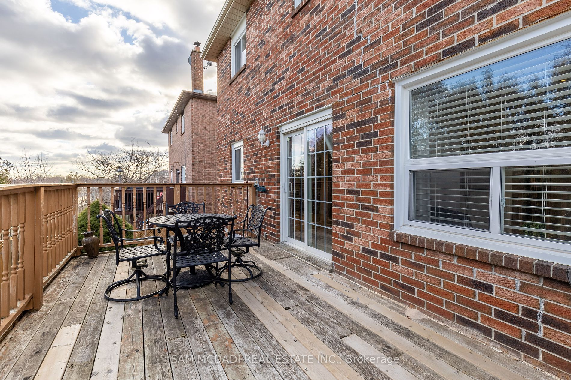 100 Castlehill Rd