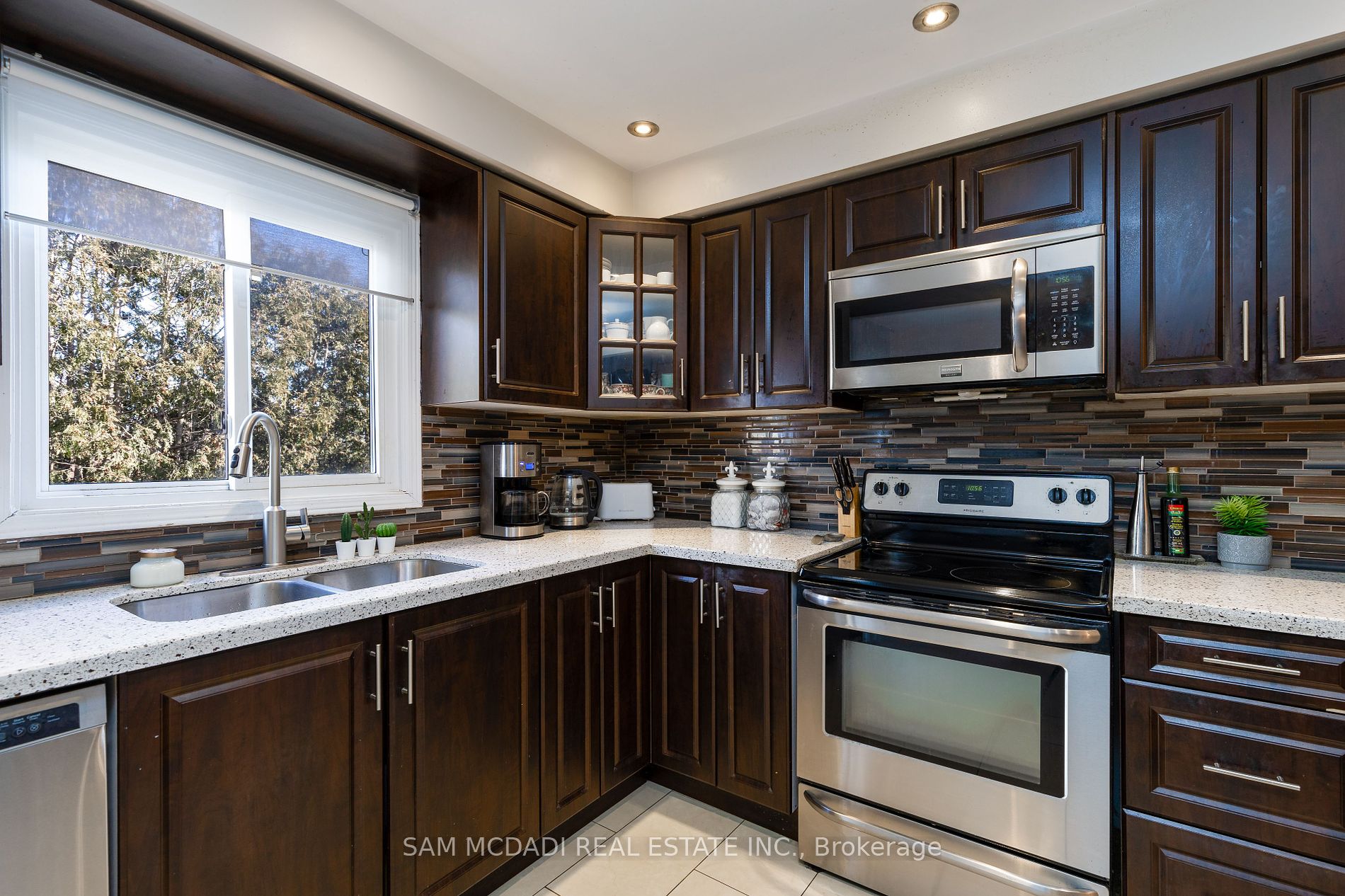 100 Castlehill Rd