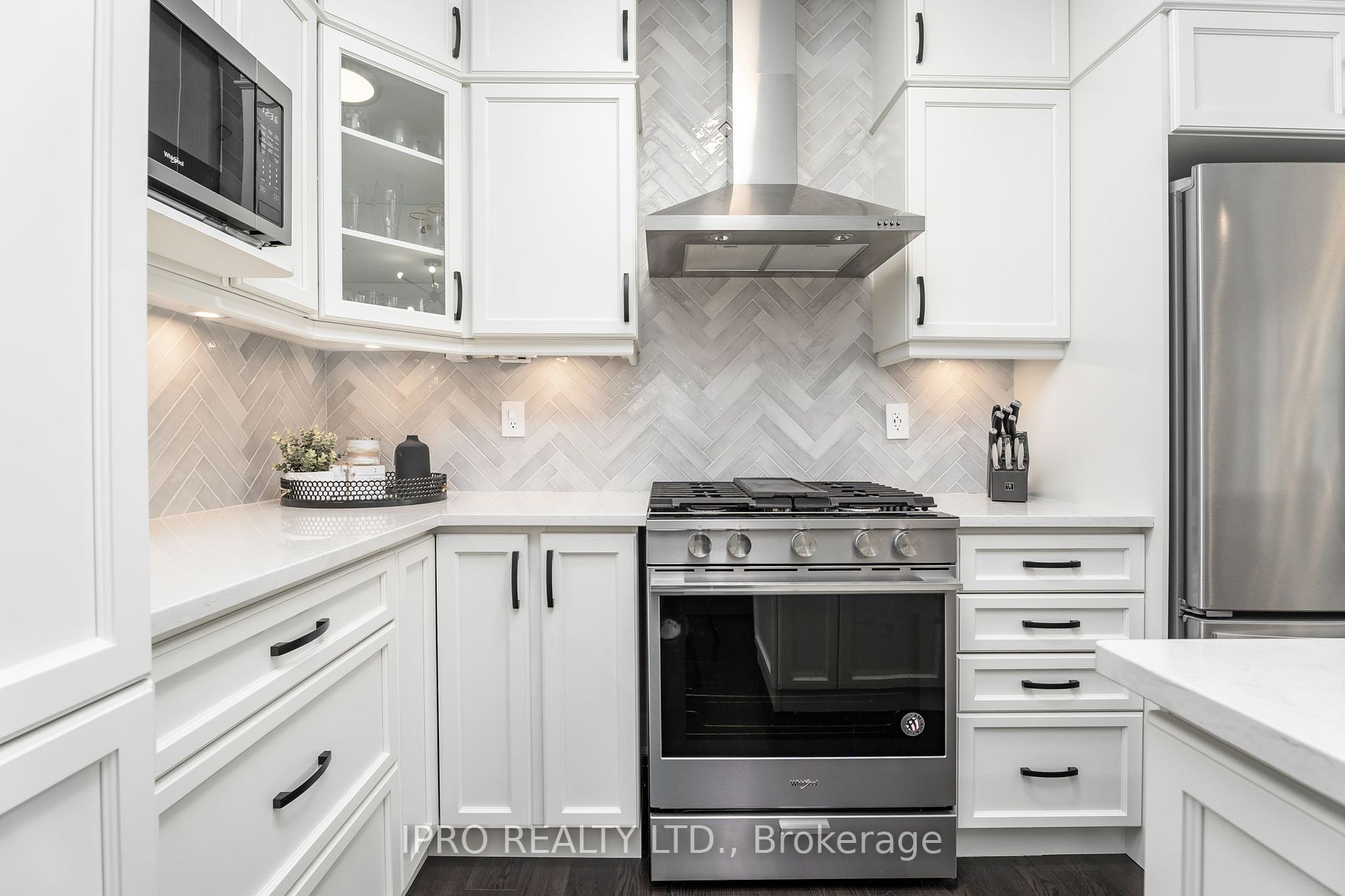 861 Tea Landing