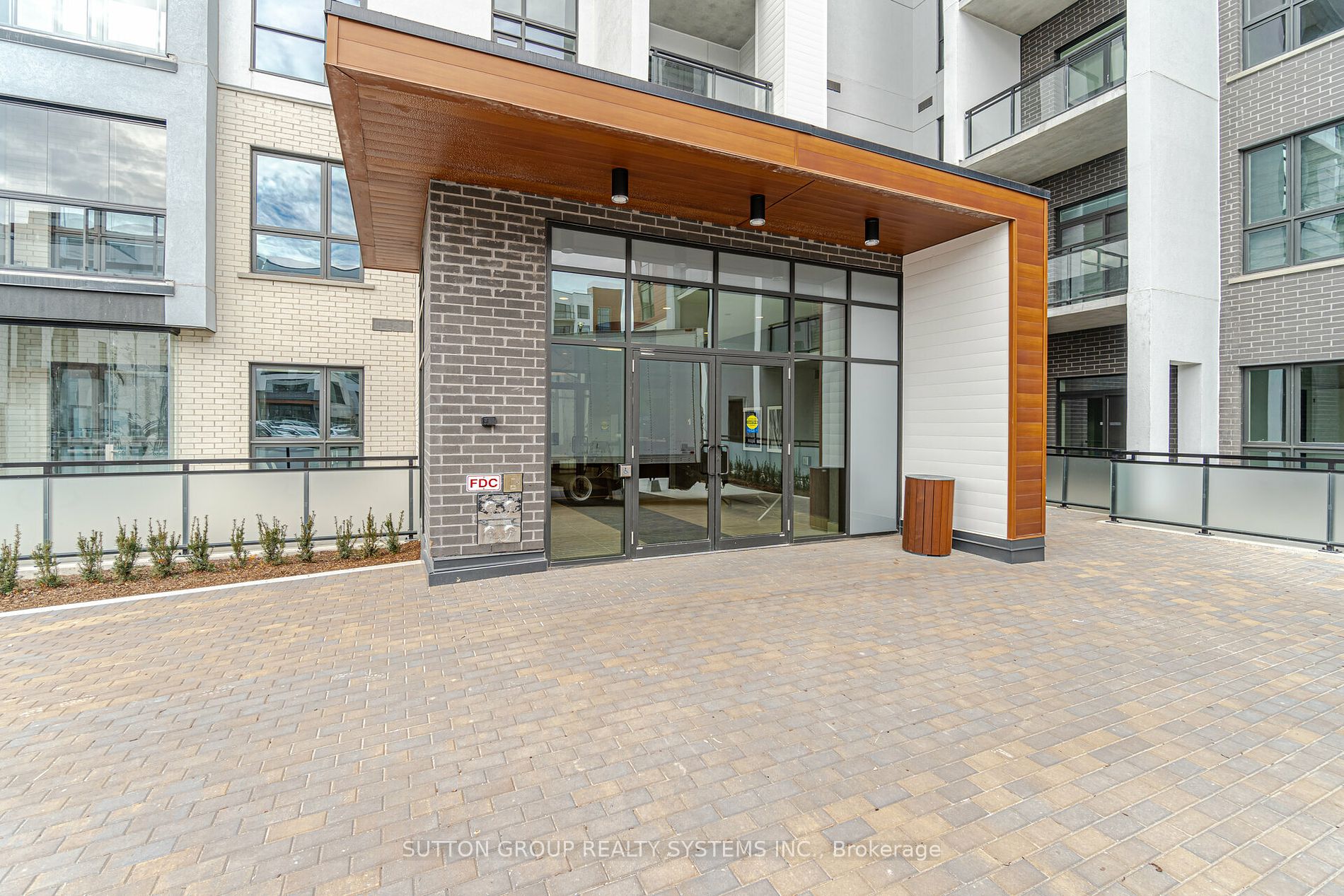 460 Gordon Krantz Ave, #602