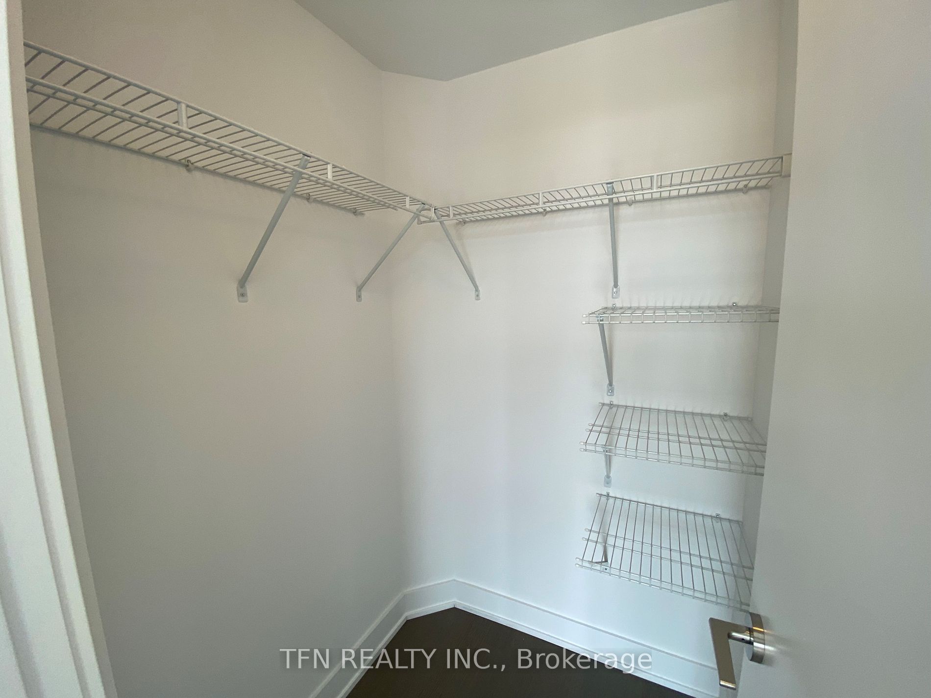 20 Shore Breeze Drive, #512