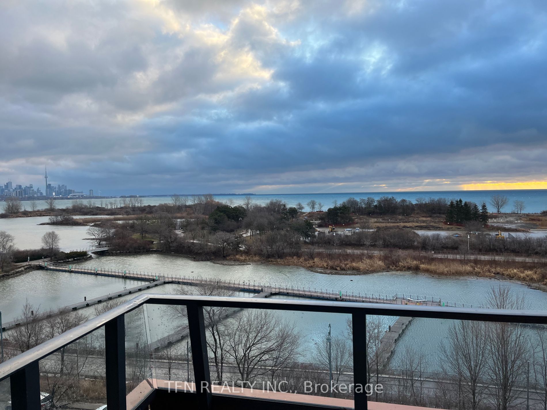 20 Shore Breeze Drive, #512