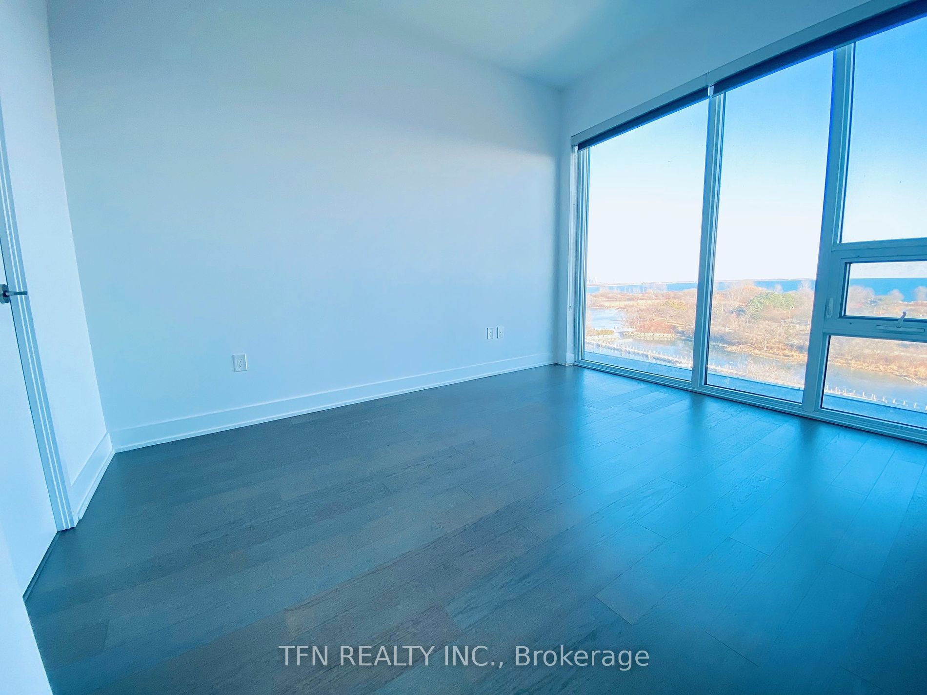 20 Shore Breeze Drive, #512