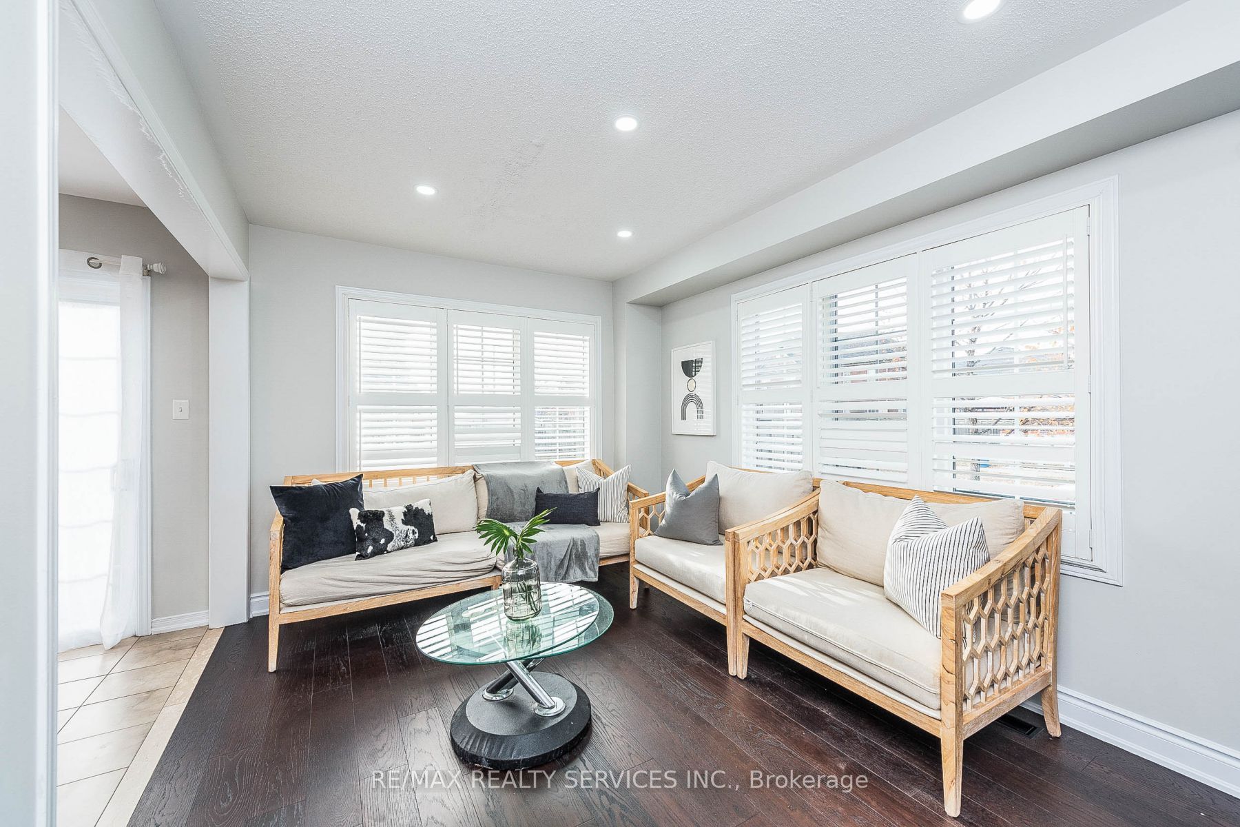 2 Burnstown Circ