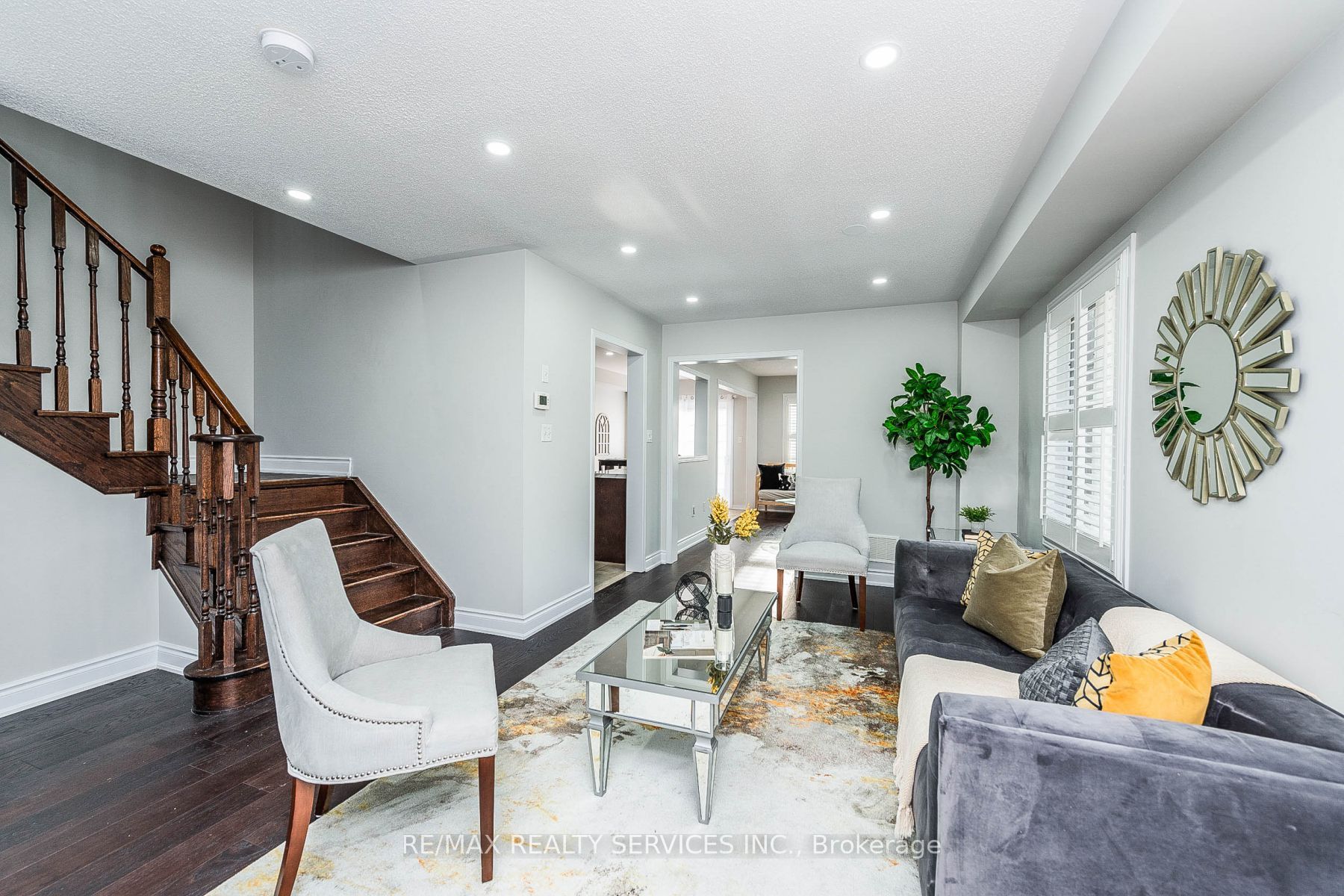 2 Burnstown Circ