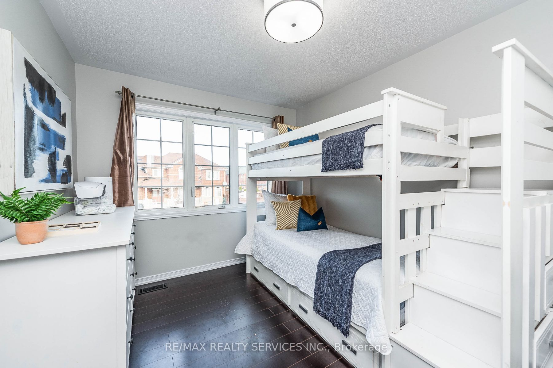 2 Burnstown Circ