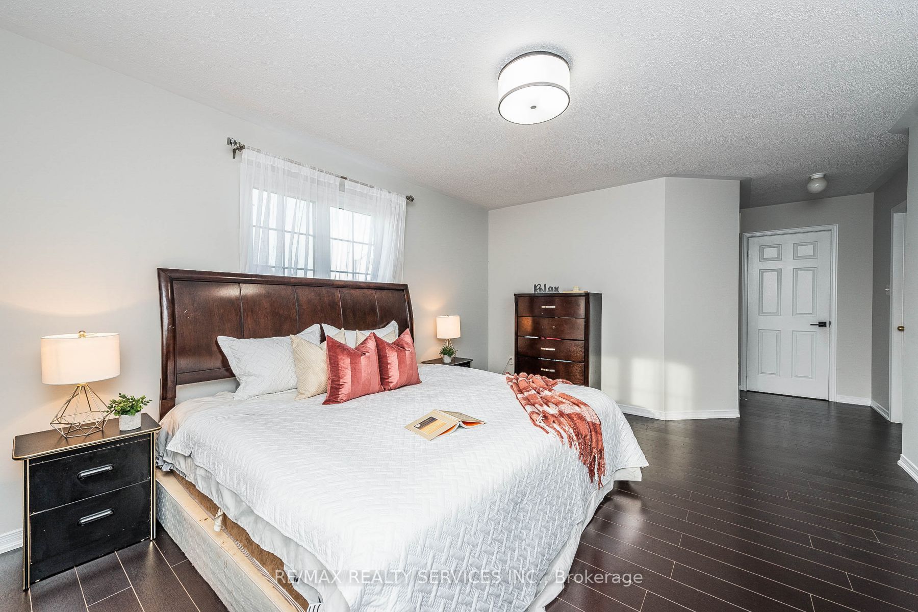 2 Burnstown Circ