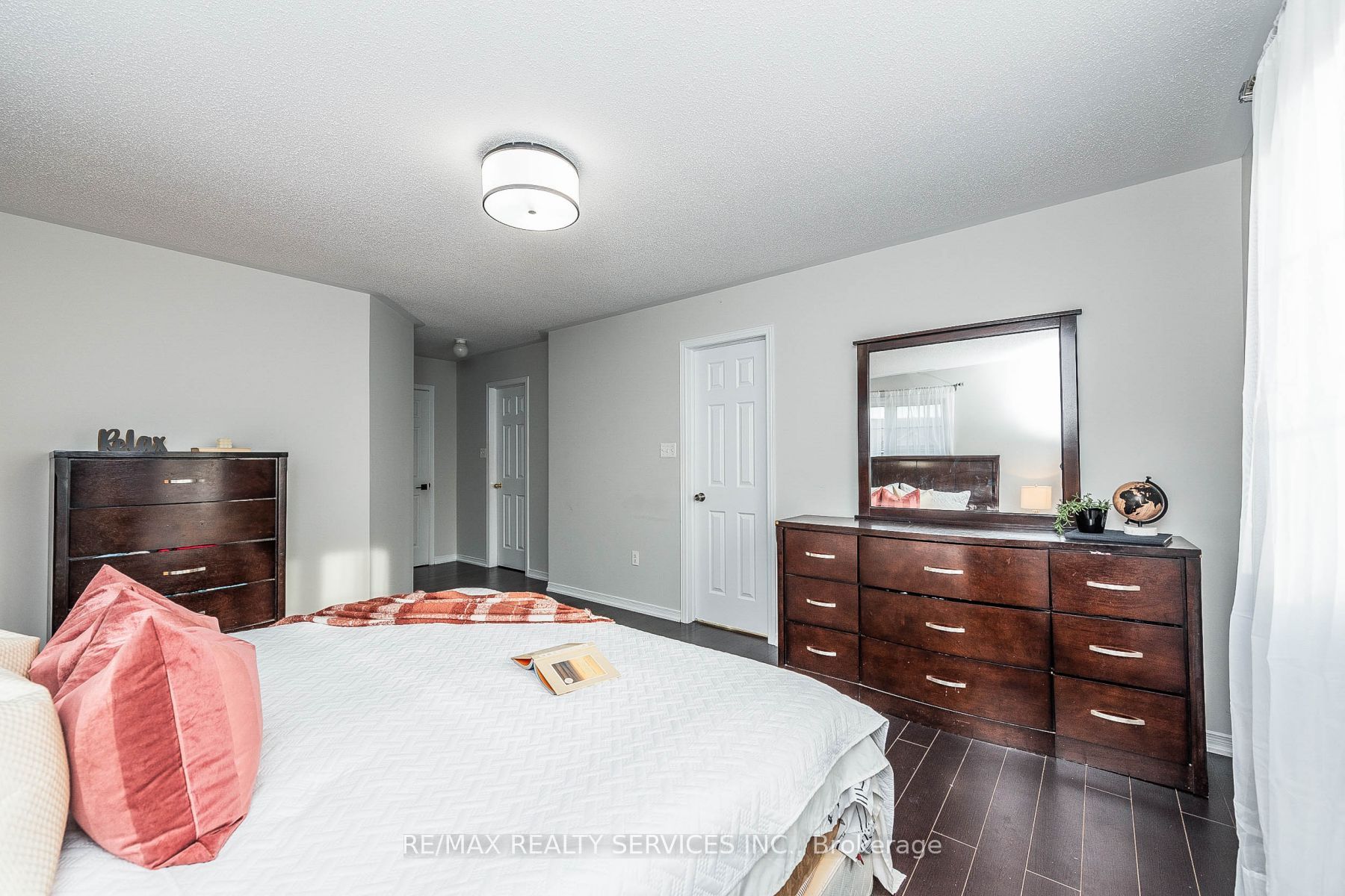 2 Burnstown Circ