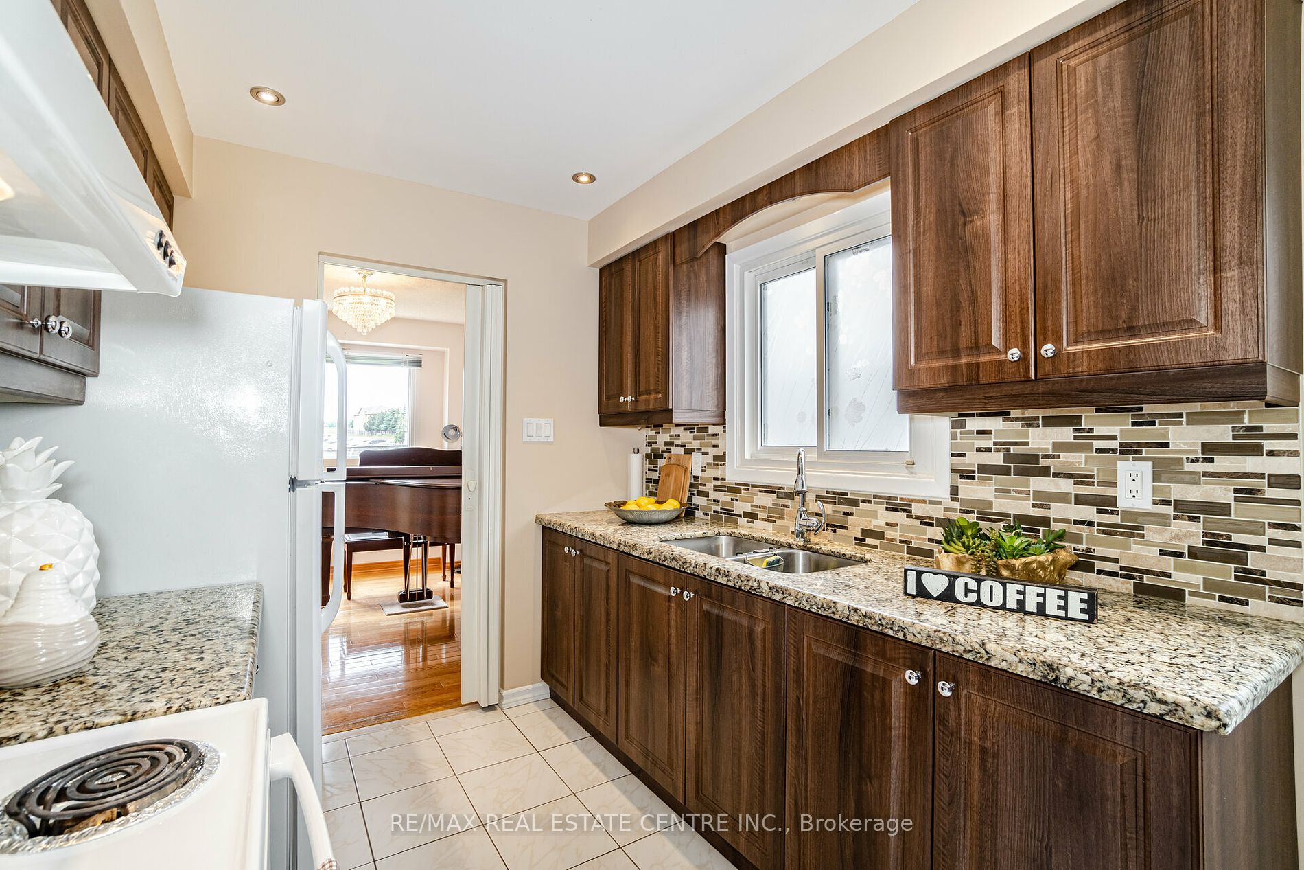 46 Newbridge Cres